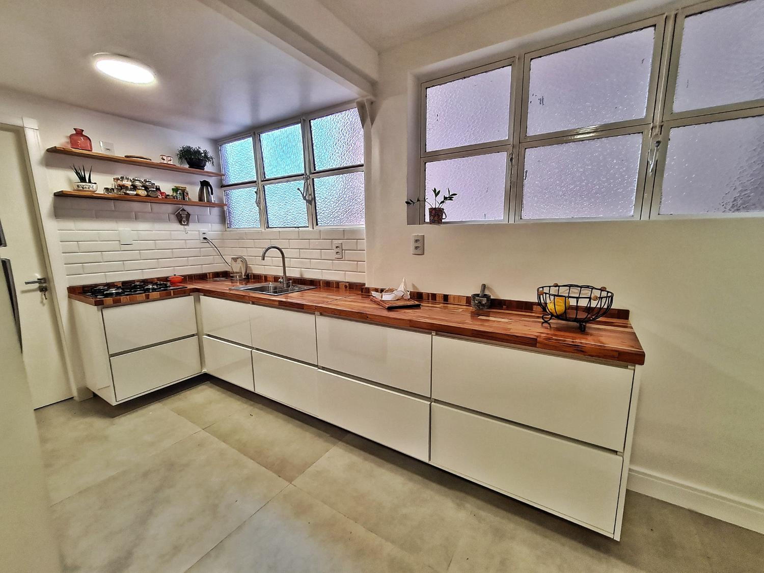 Three-Bedroom Apartment - Photo 12