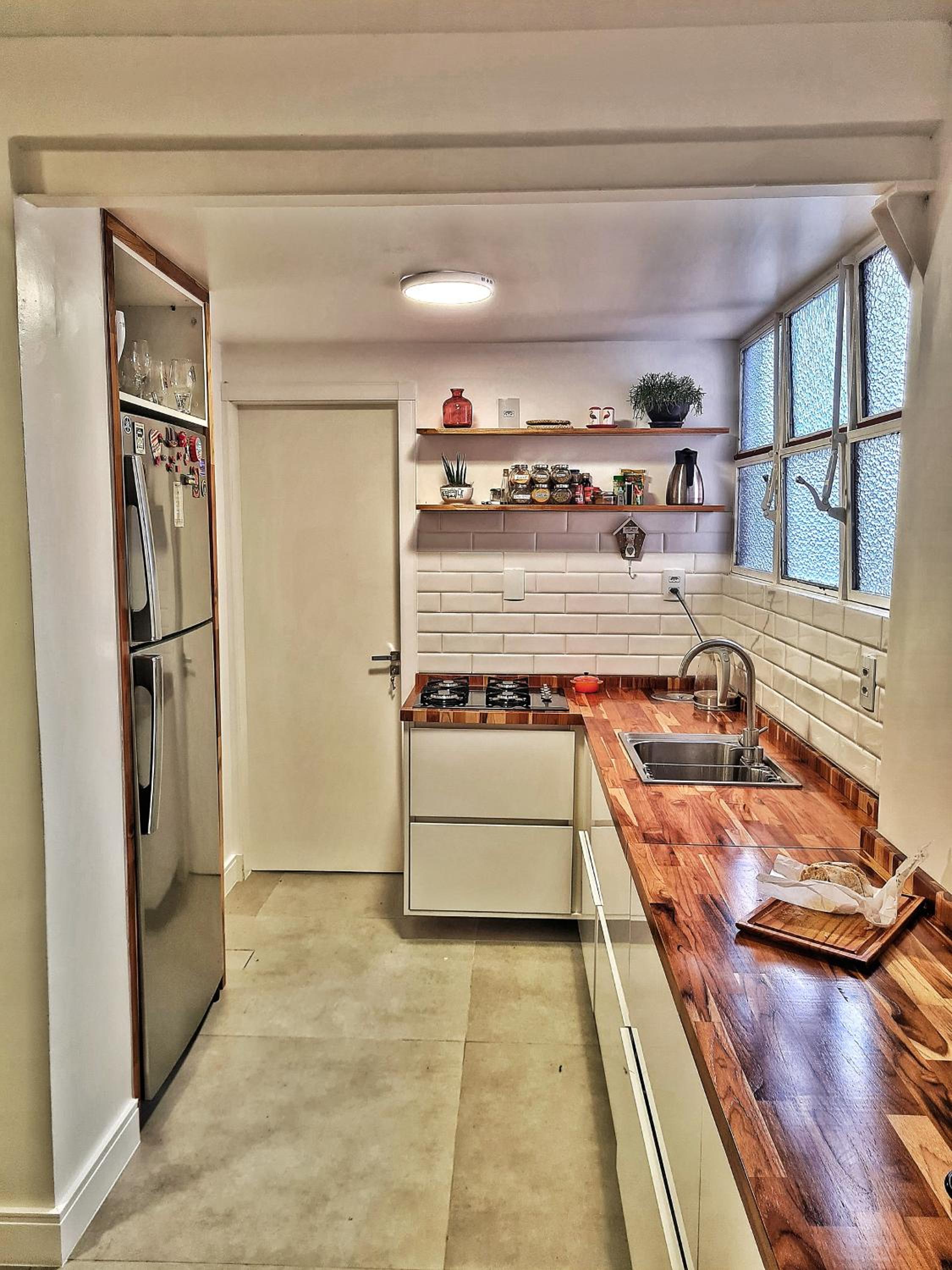 Three-Bedroom Apartment - Photo 11