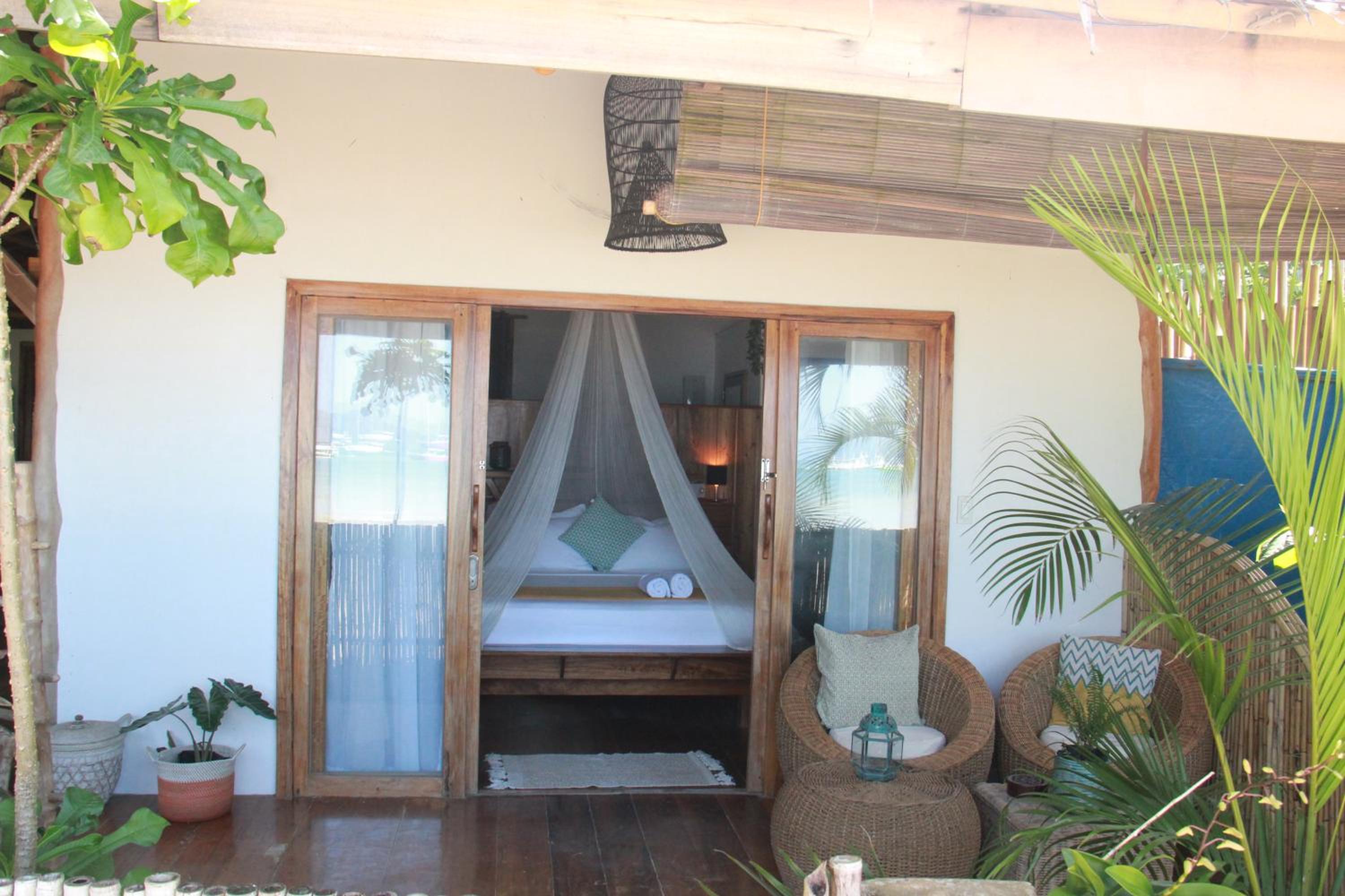 Bungalow - Beach Front - Photo 9