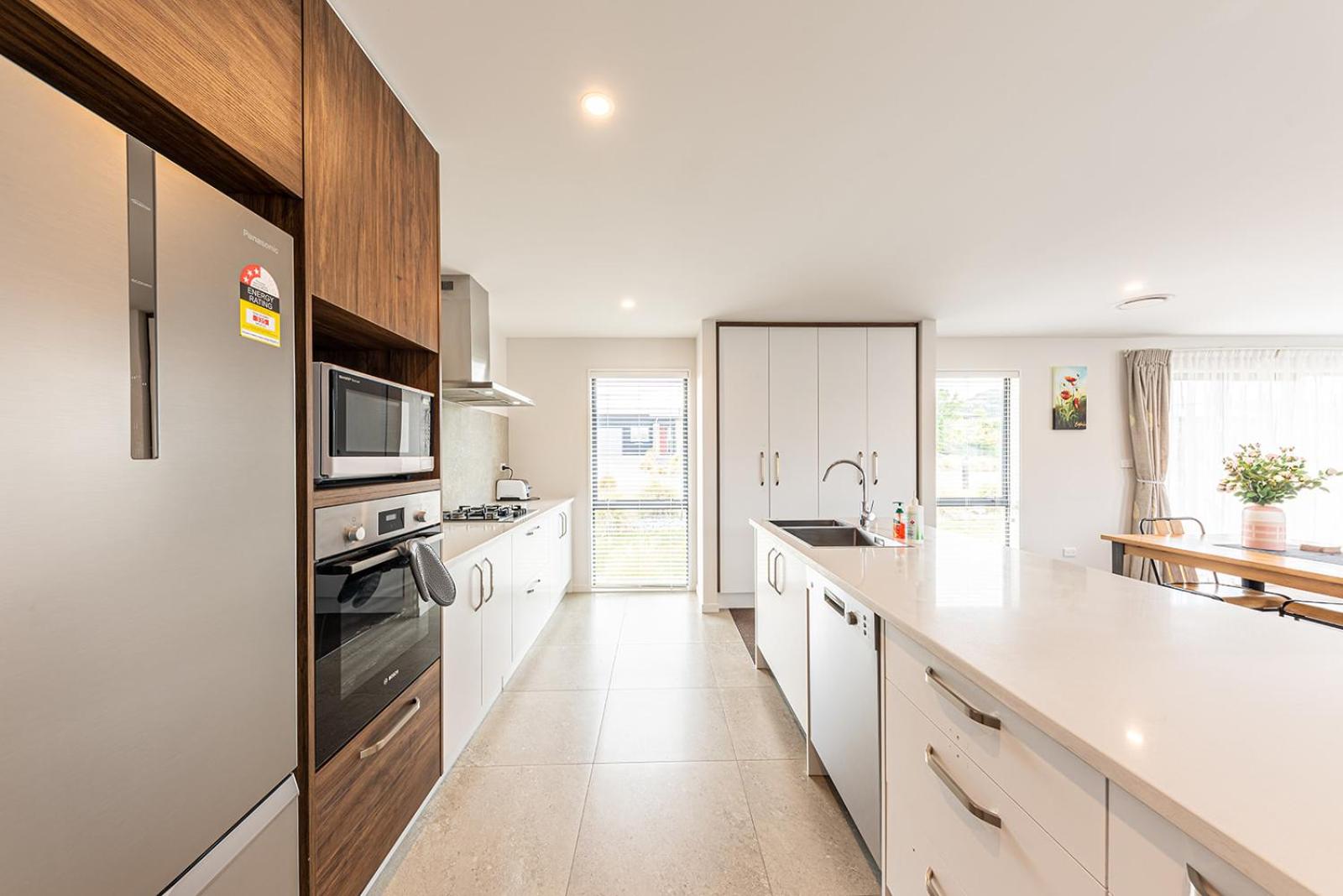 Three-Bedroom House photo 2