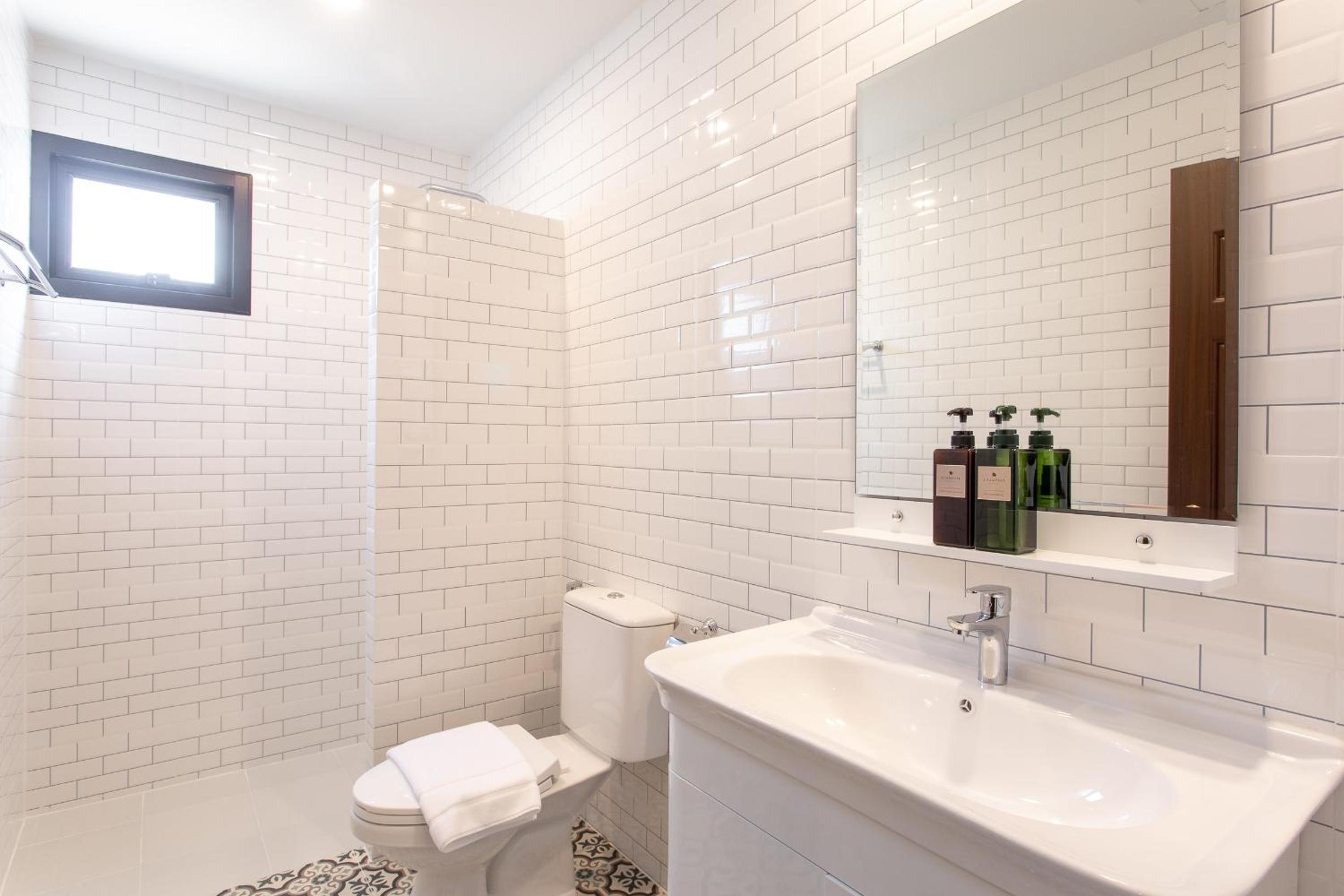 Superior Double or Twin Room - Photo 9