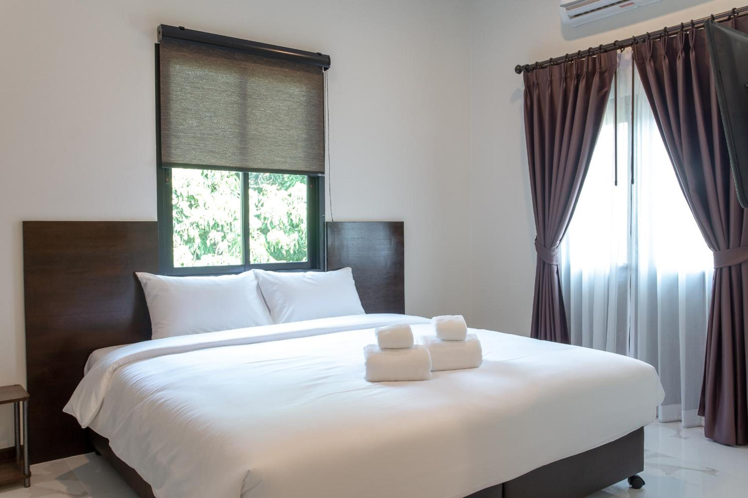 Superior Double or Twin Room - Photo 12