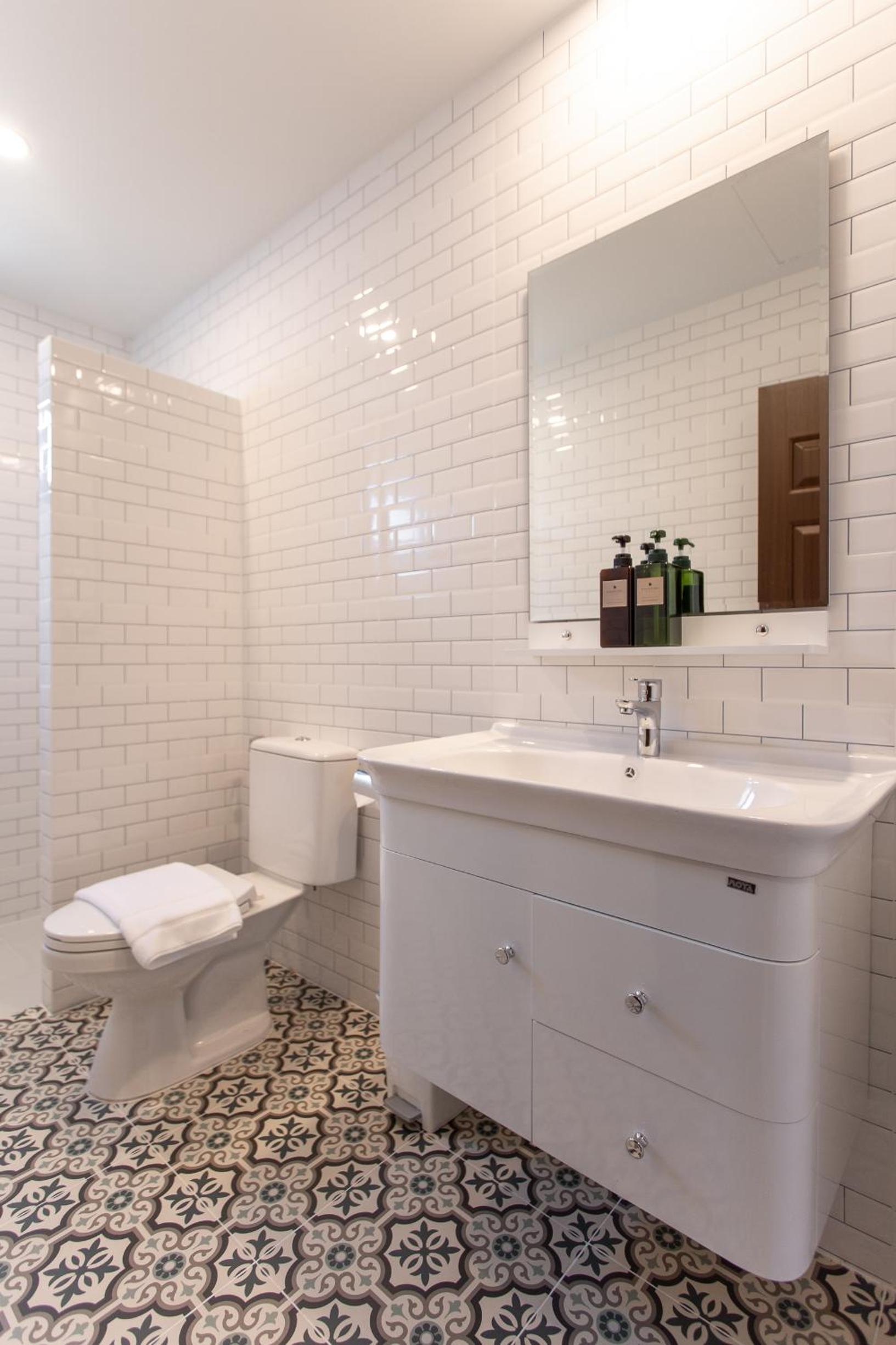 Superior Double or Twin Room - Photo 14
