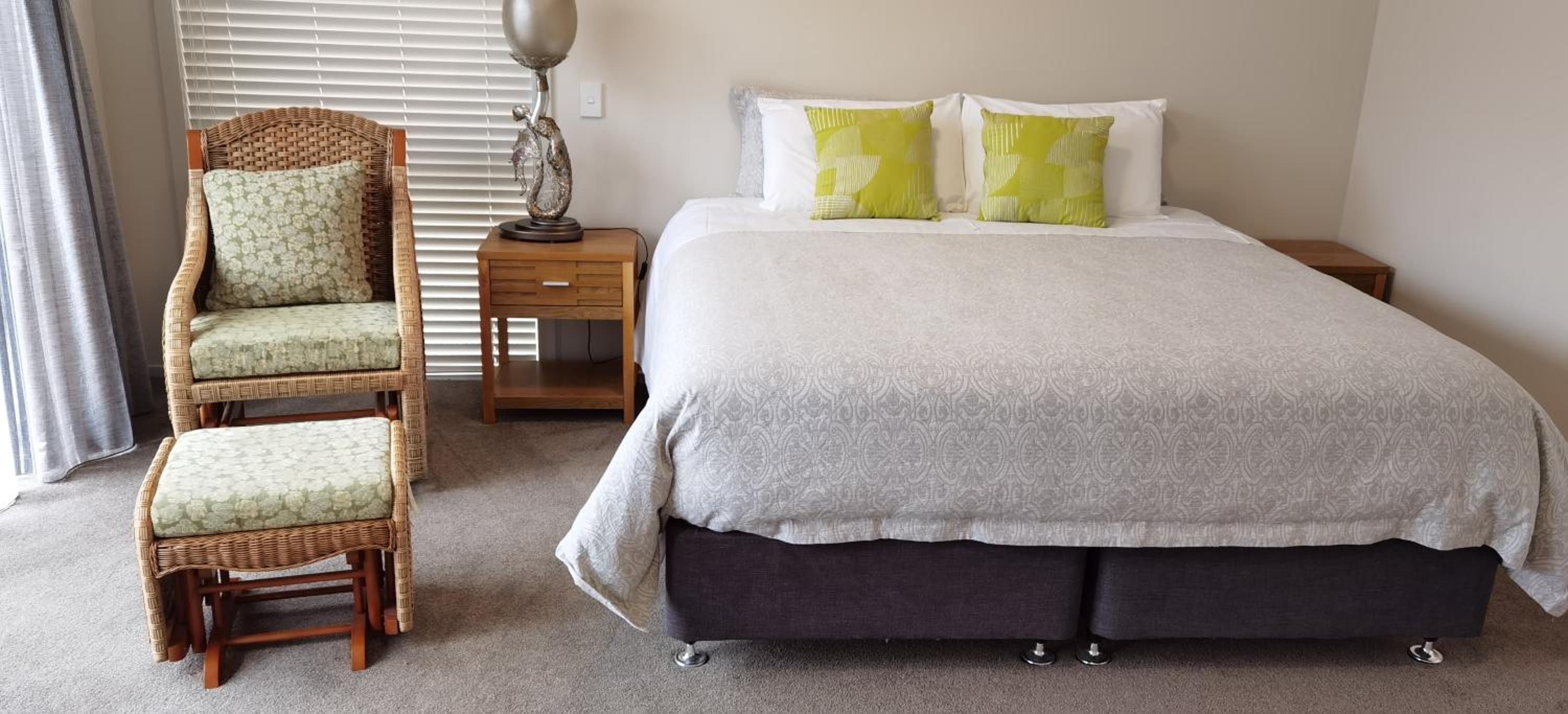 Deluxe King Room - Photo 1