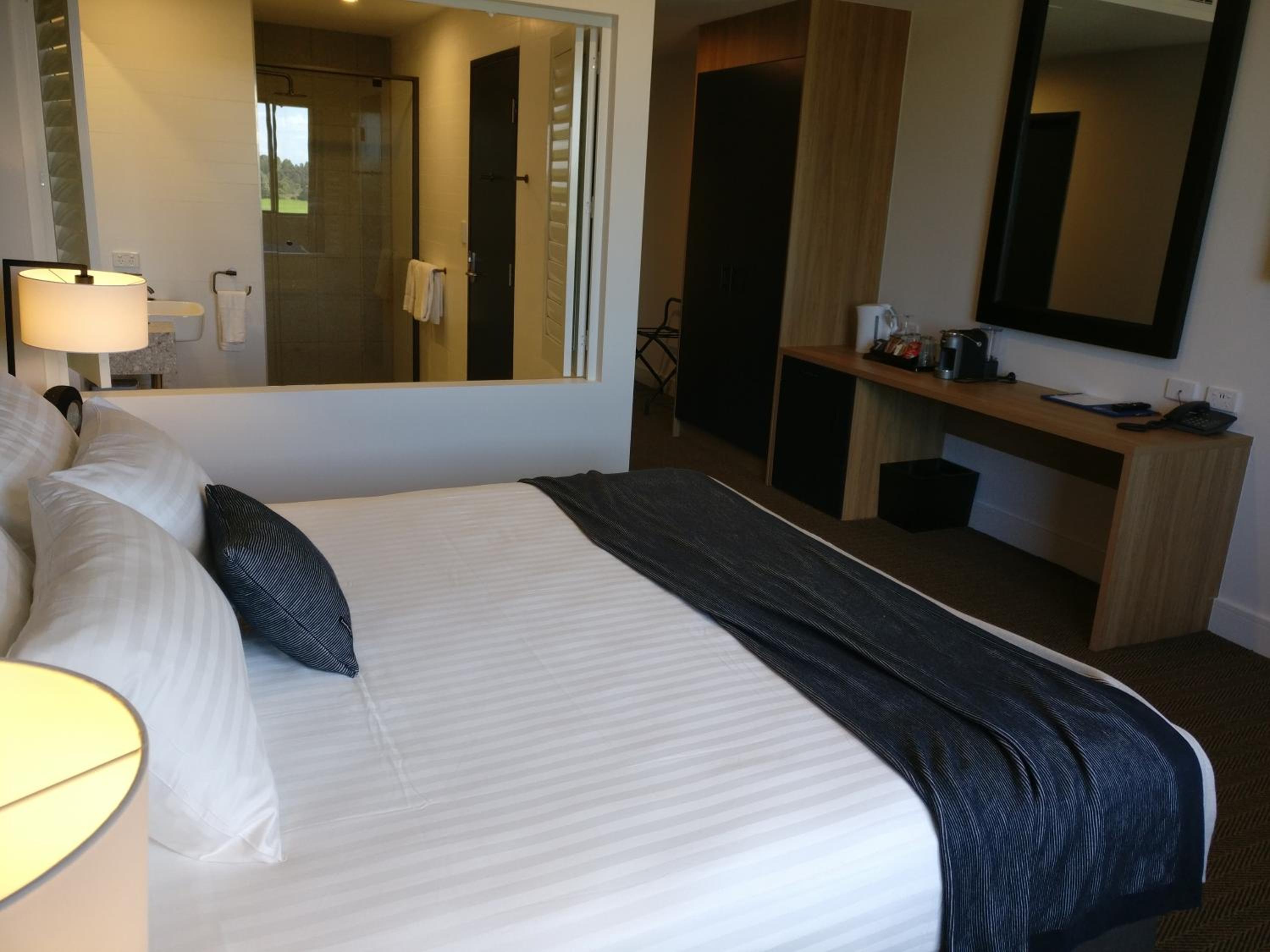 Executive King Room with Spa Bath - Photo 1