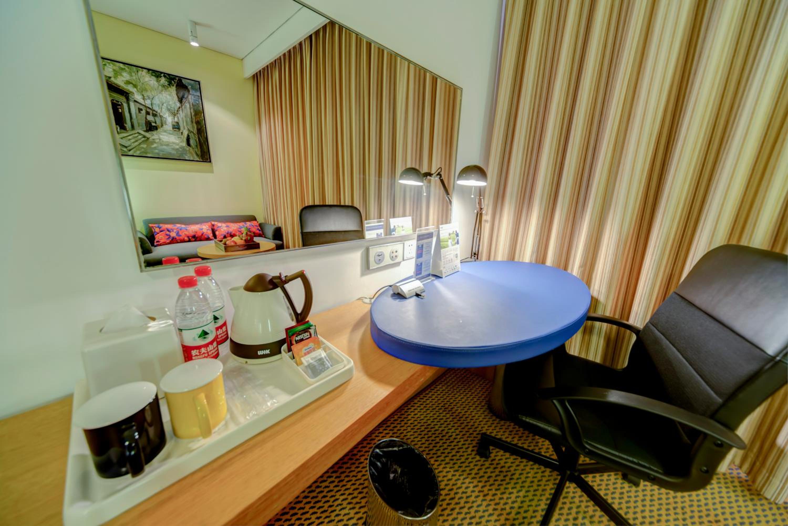 Standard Twin Room - Photo 1