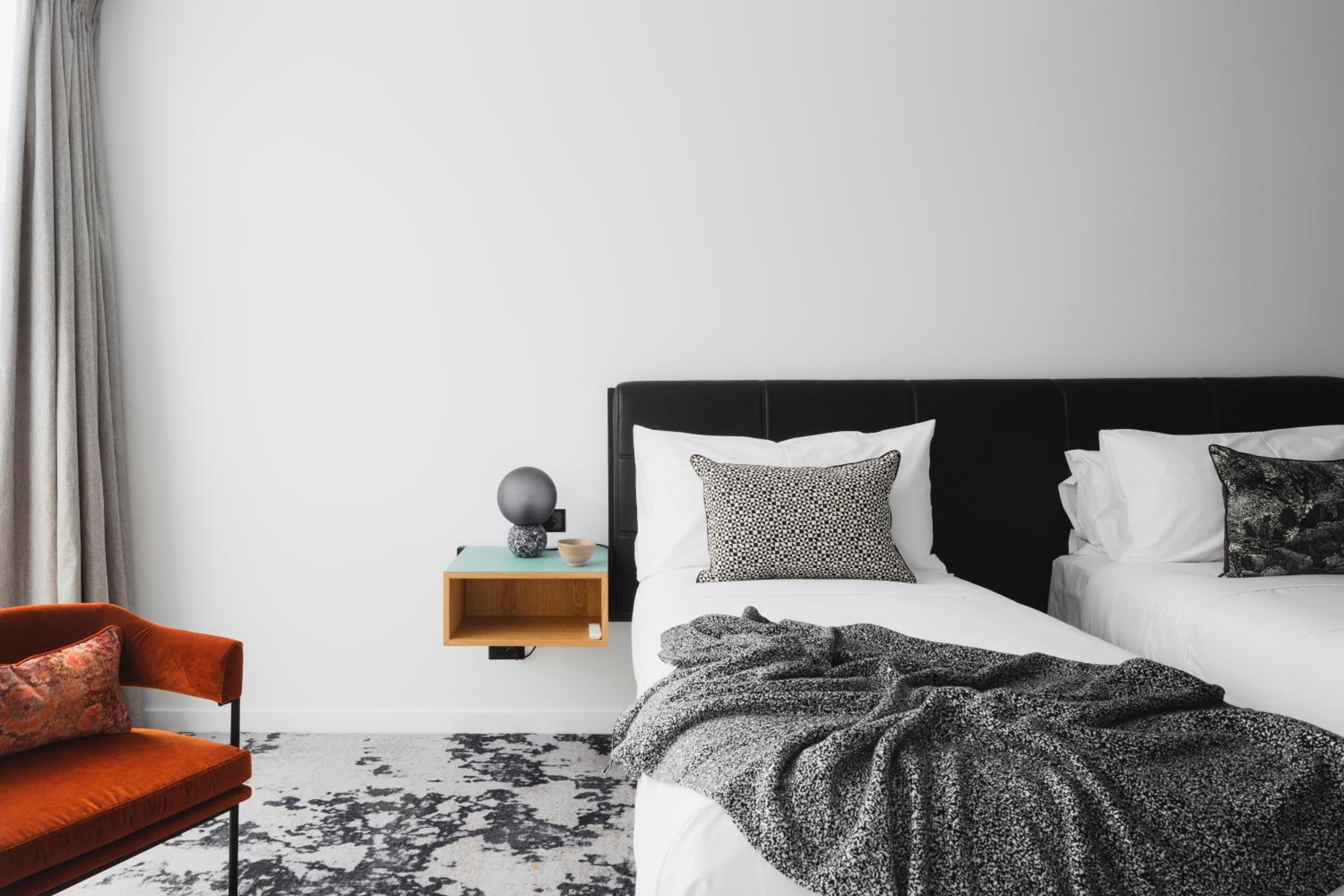 Standard Twin Room - Photo 14