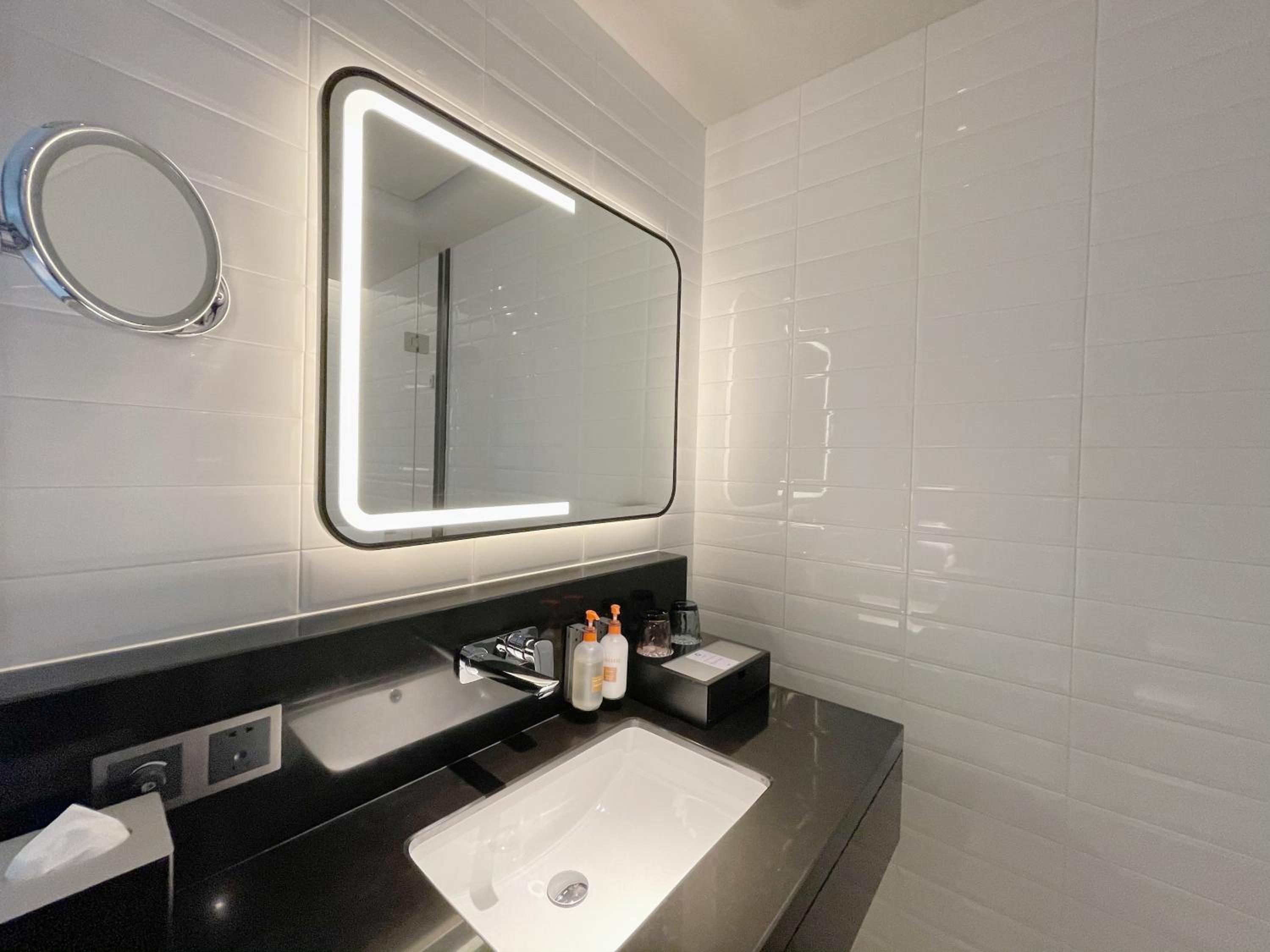 Standard Twin Room - Photo 4