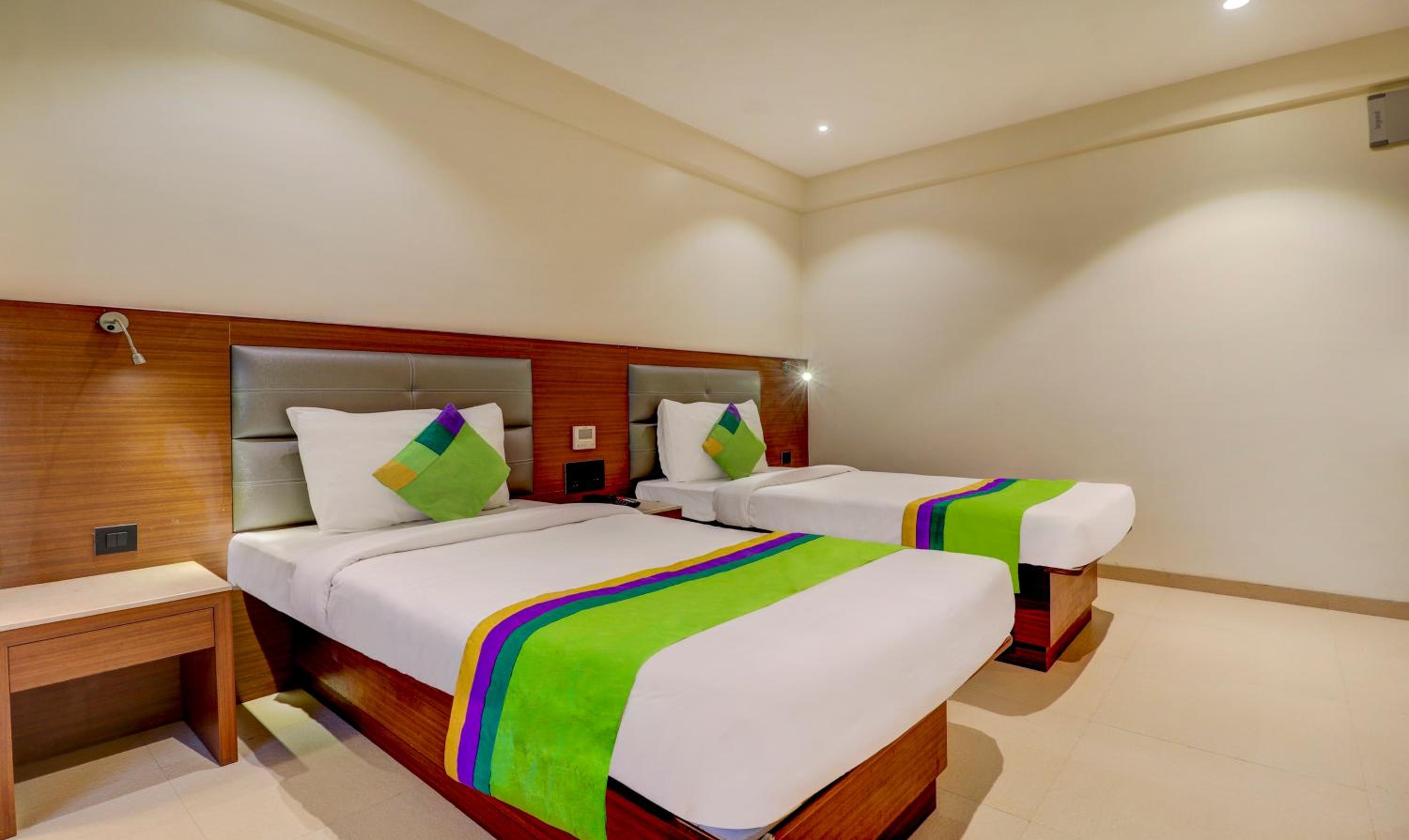 Standard Double Room - Photo 12