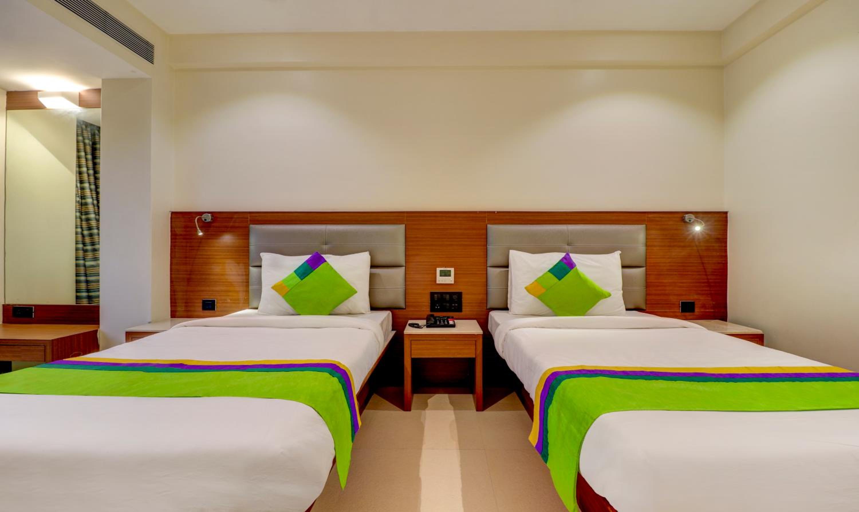 Standard Double Room - Photo 11