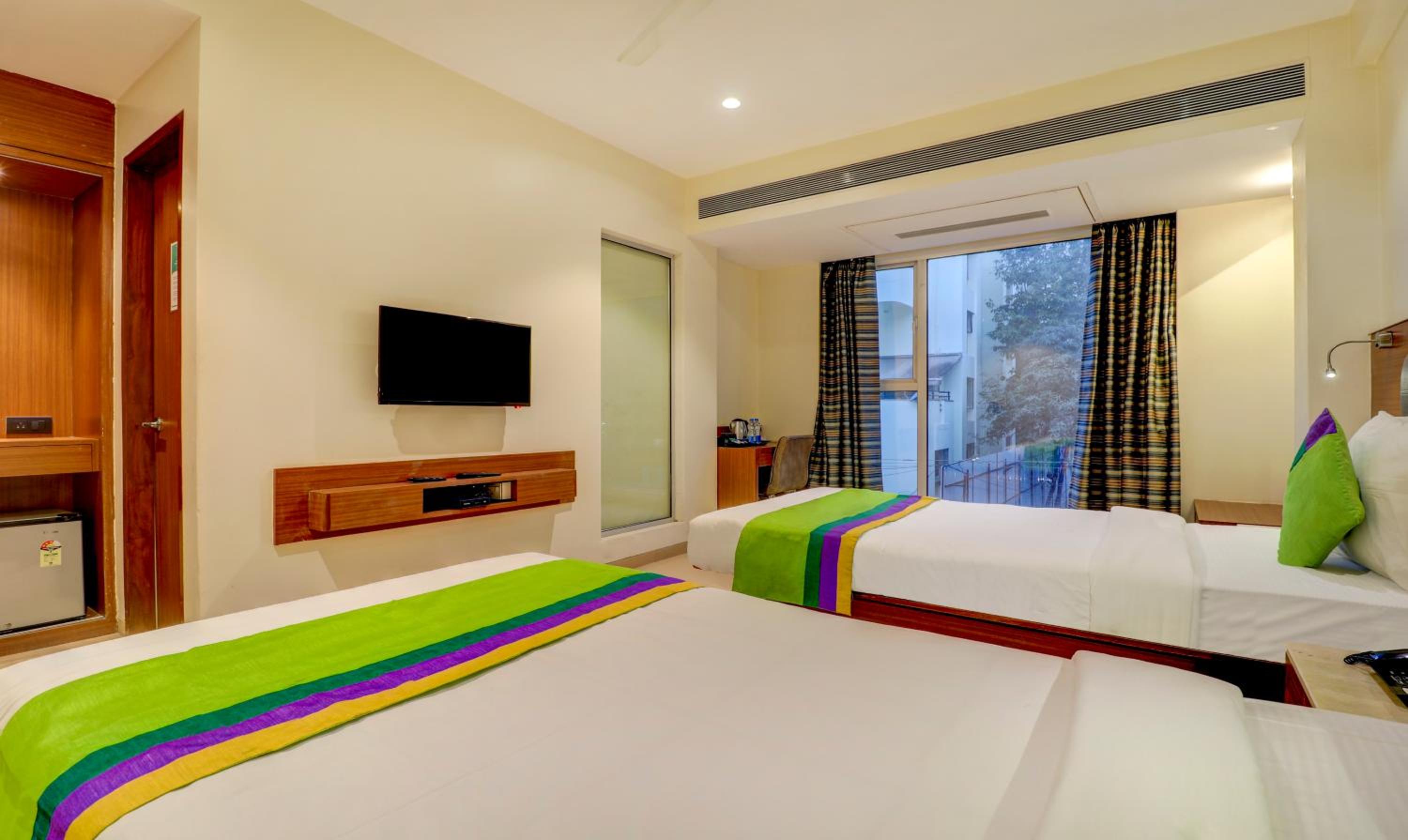 Standard Double Room - Photo 10