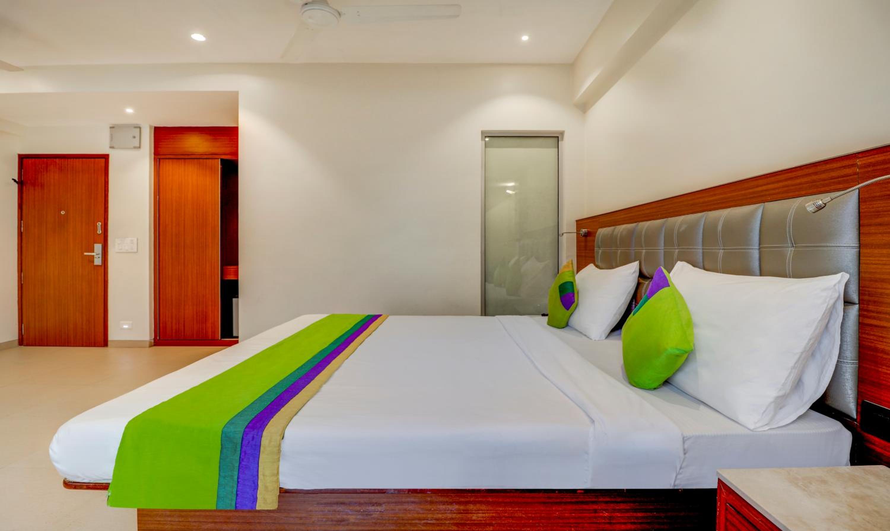 Deluxe Double Room - Photo 14