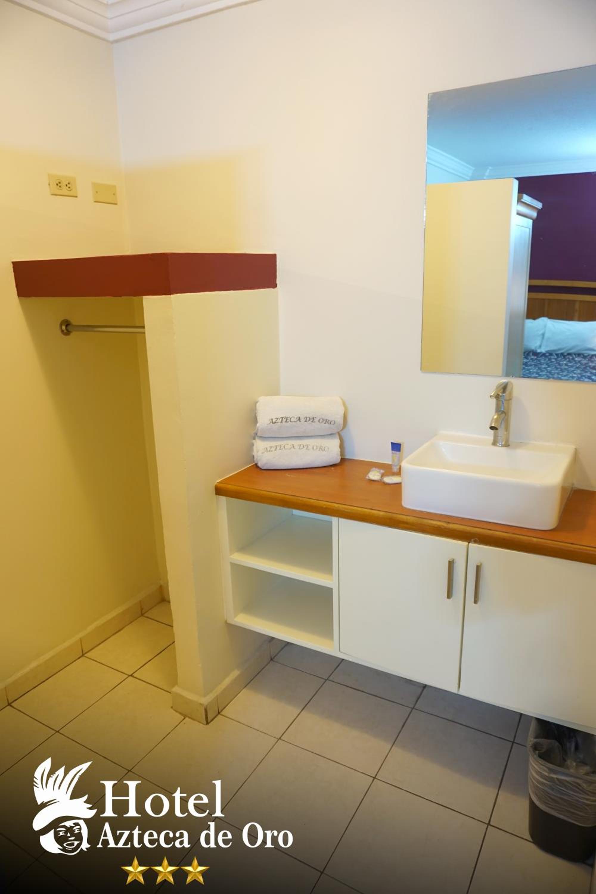 Double Room with Two Double Beds photo 2