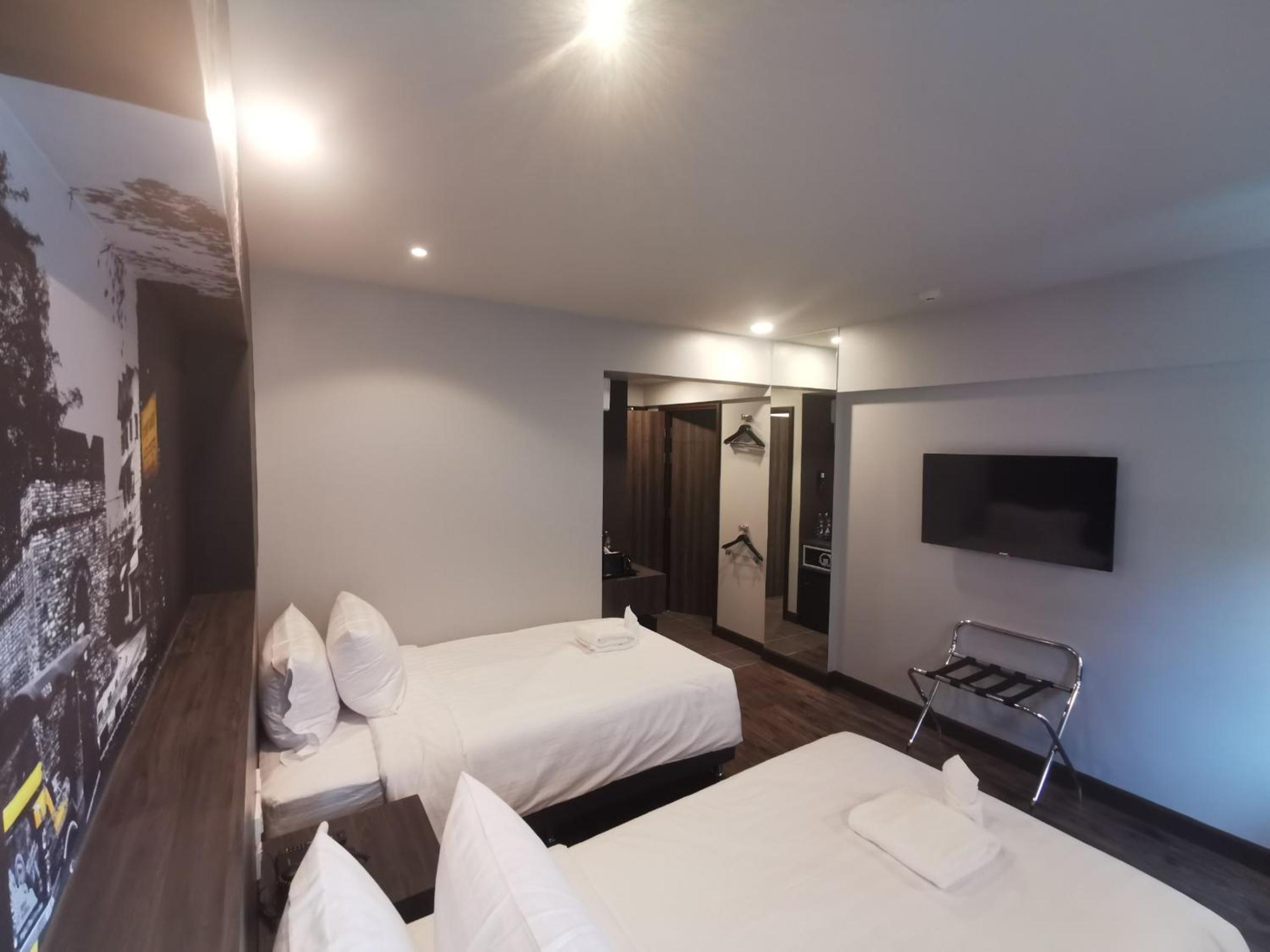 Double or Twin Room - Photo 5