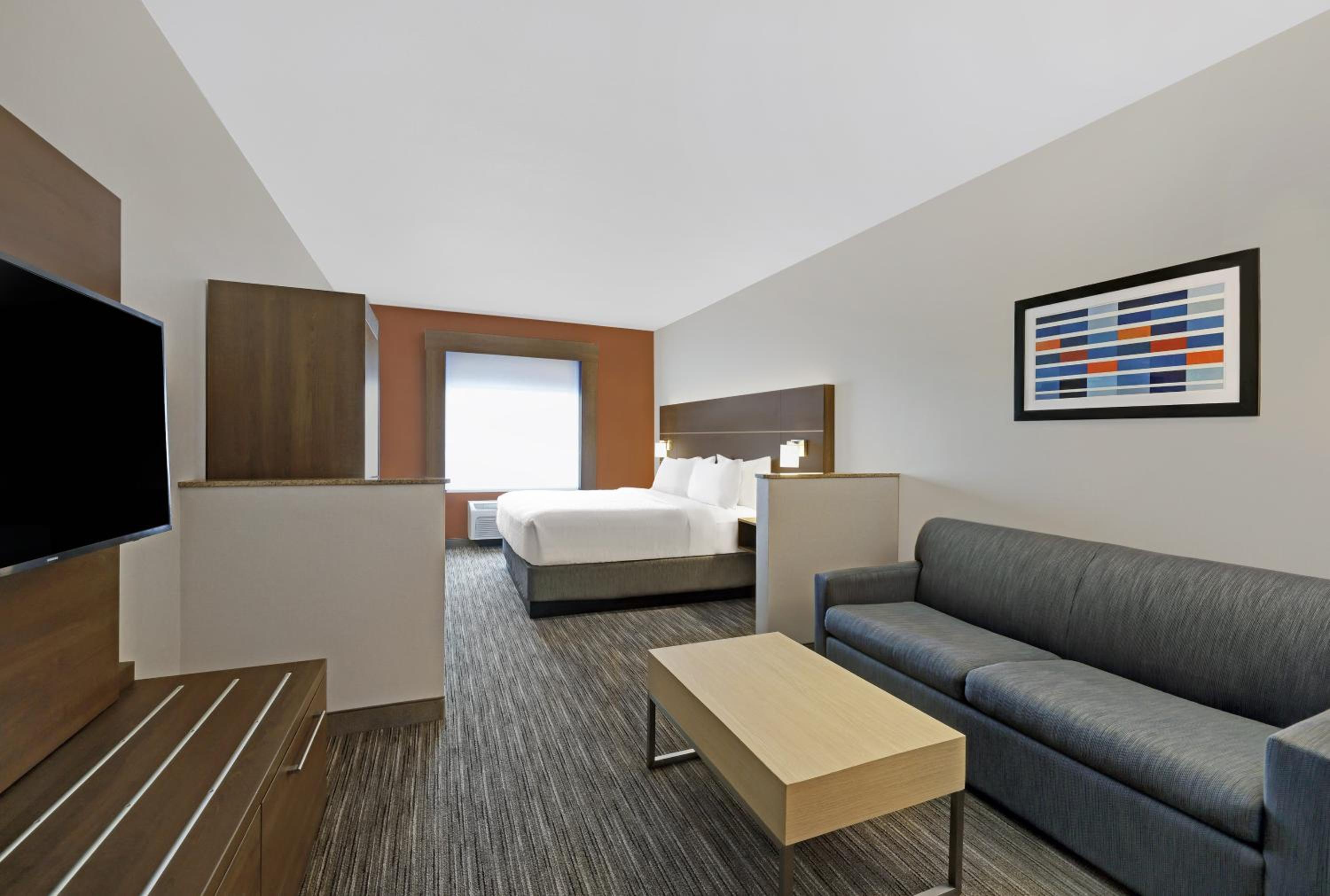 King Suite - Photo 3