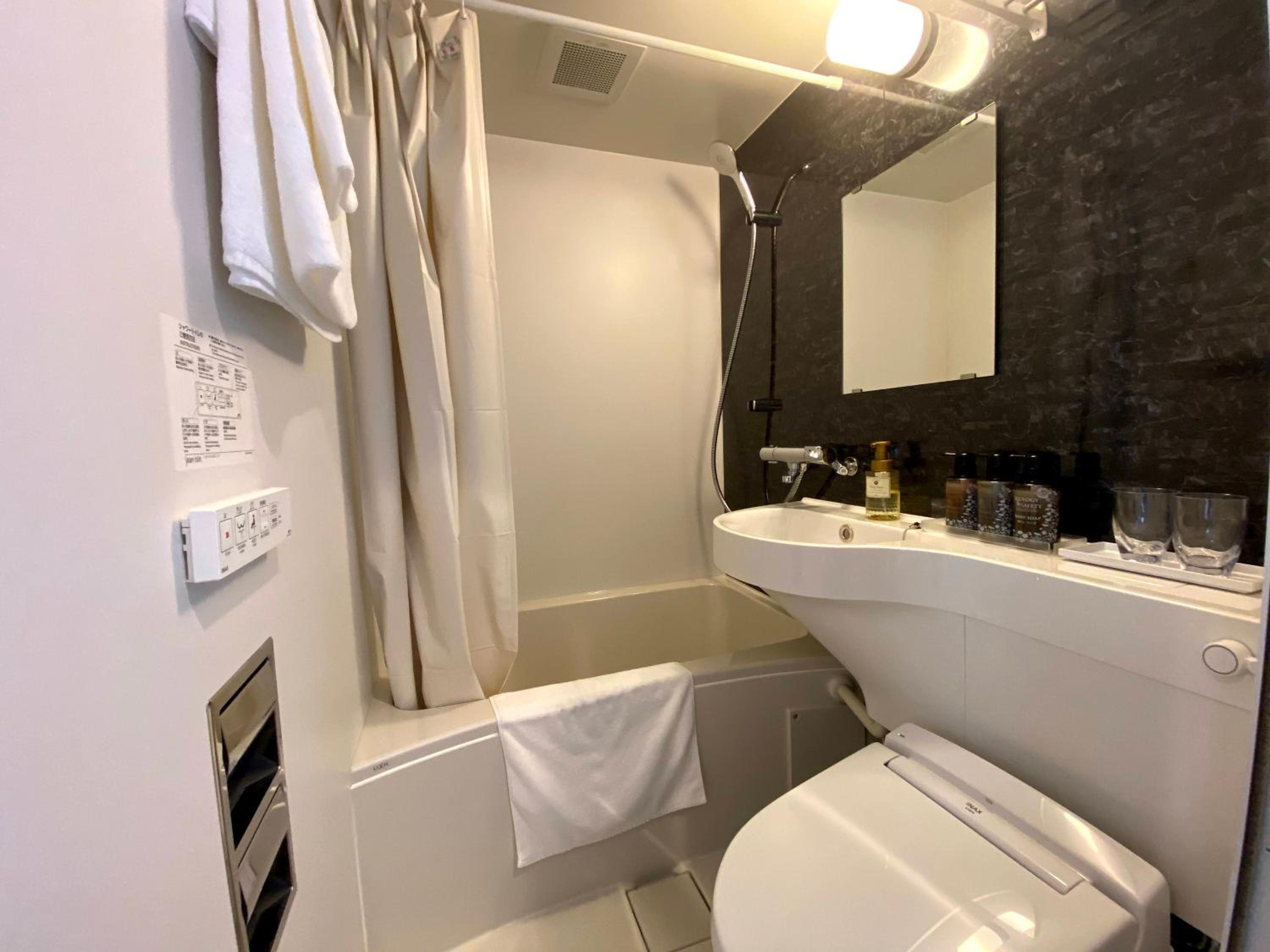Standard Double Room - Photo 8