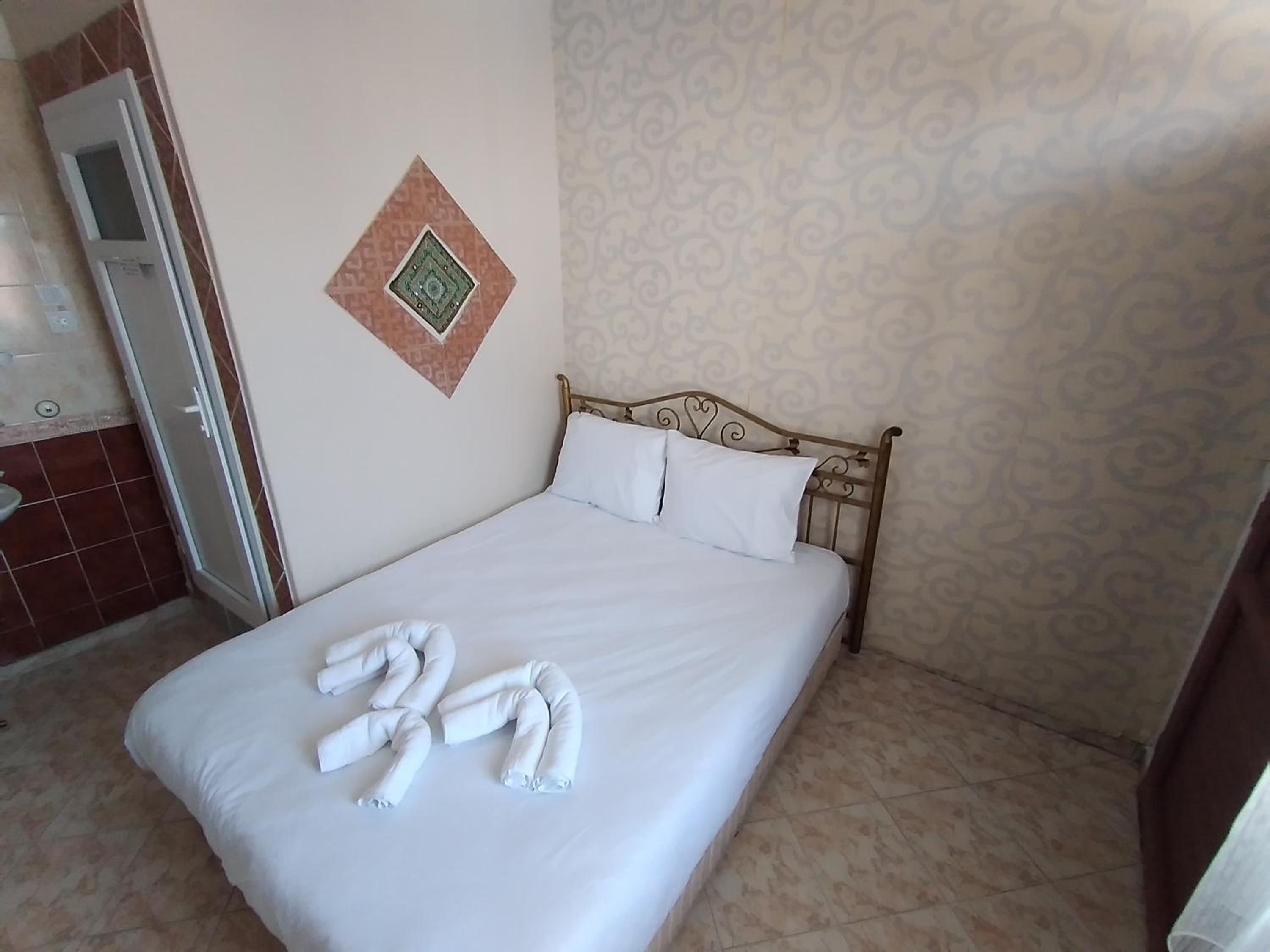 Budget Double Room photo 2