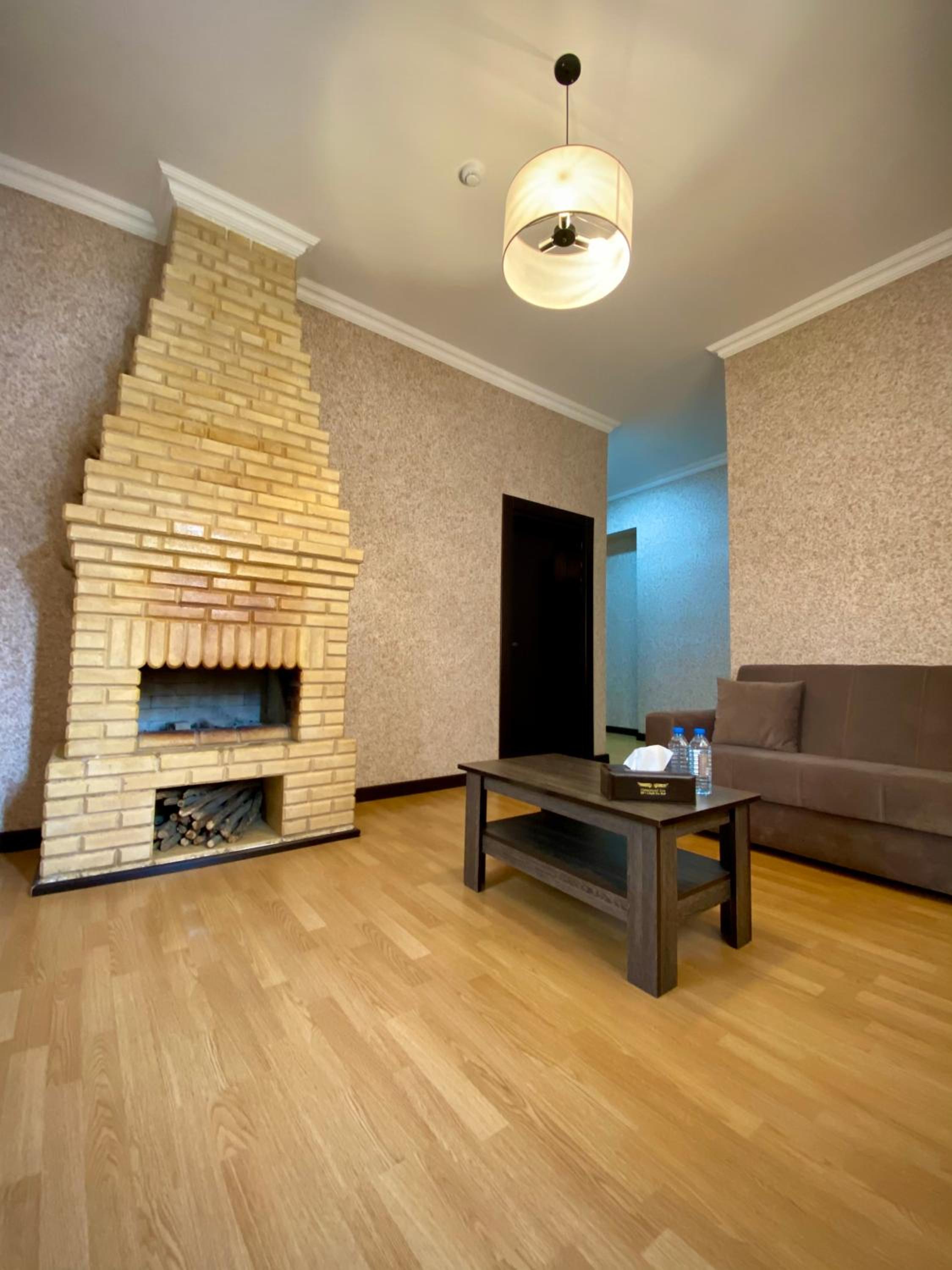 Five-Bedroom Deluxe Apartment