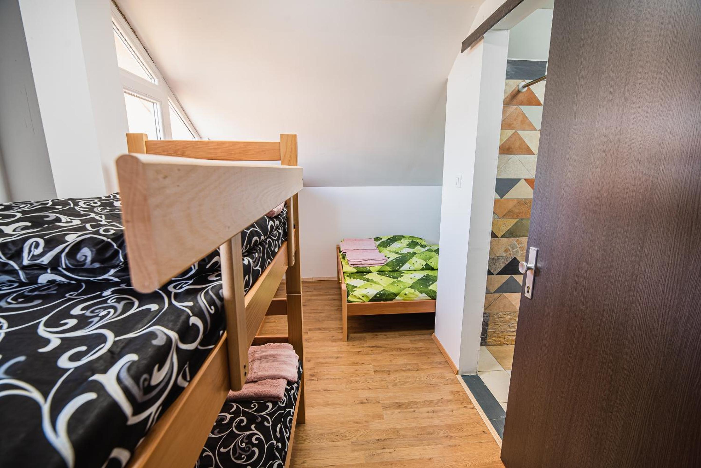 Family Room with Private Bathroom 1 - Photo 3