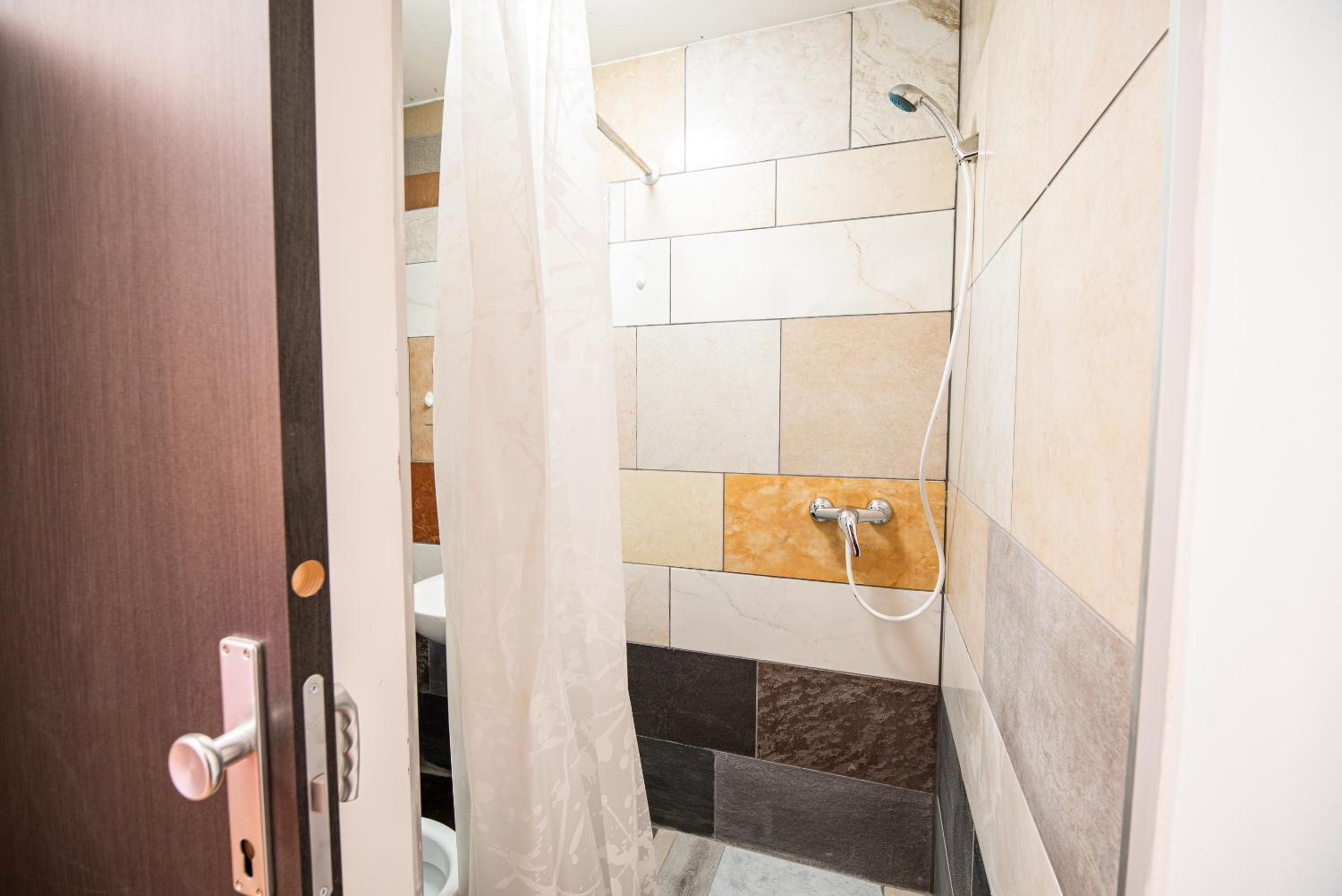 Triple Room with Private Bathroom 1 - Photo 11