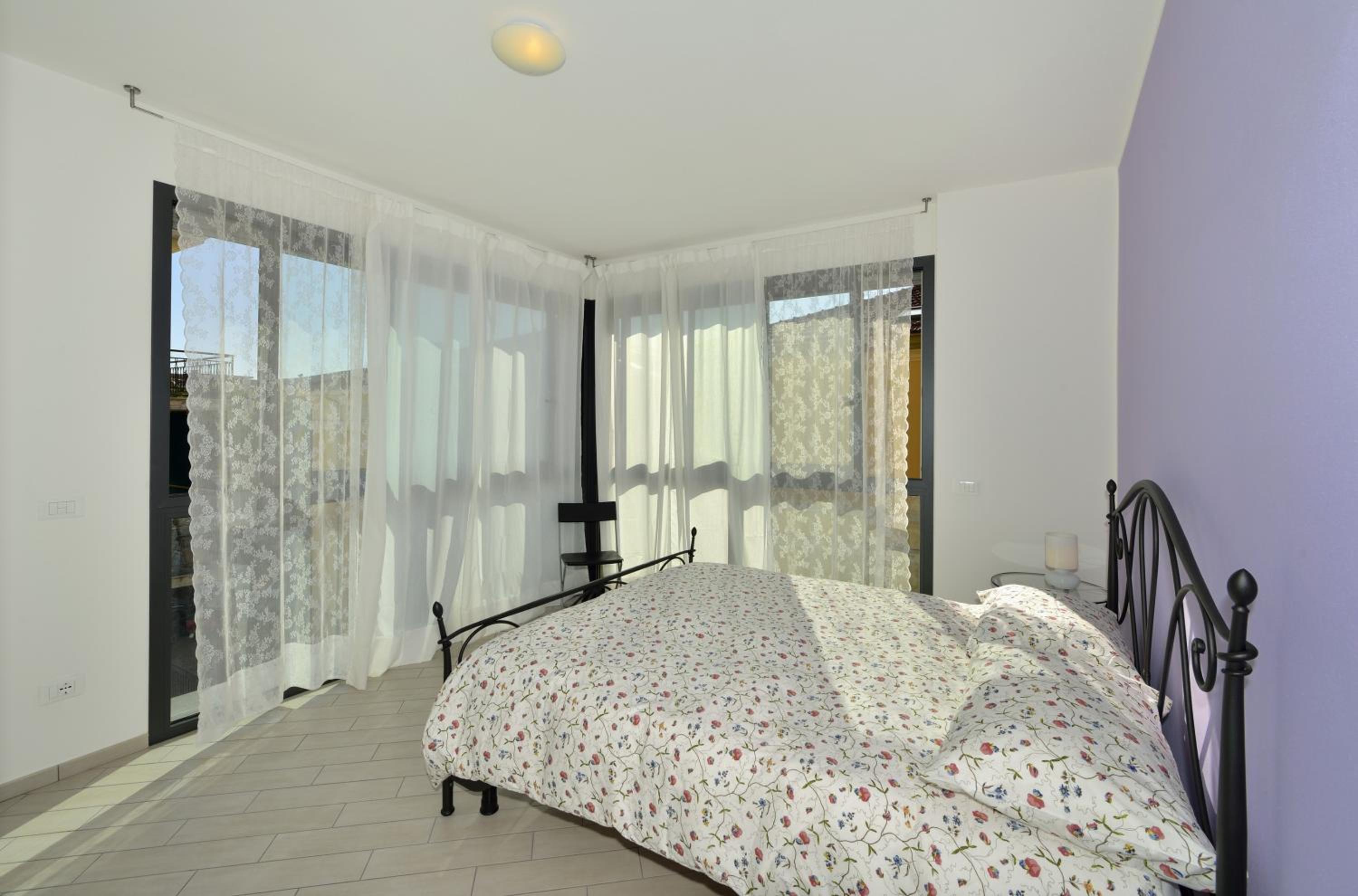 Apartment with Balcony photo 2