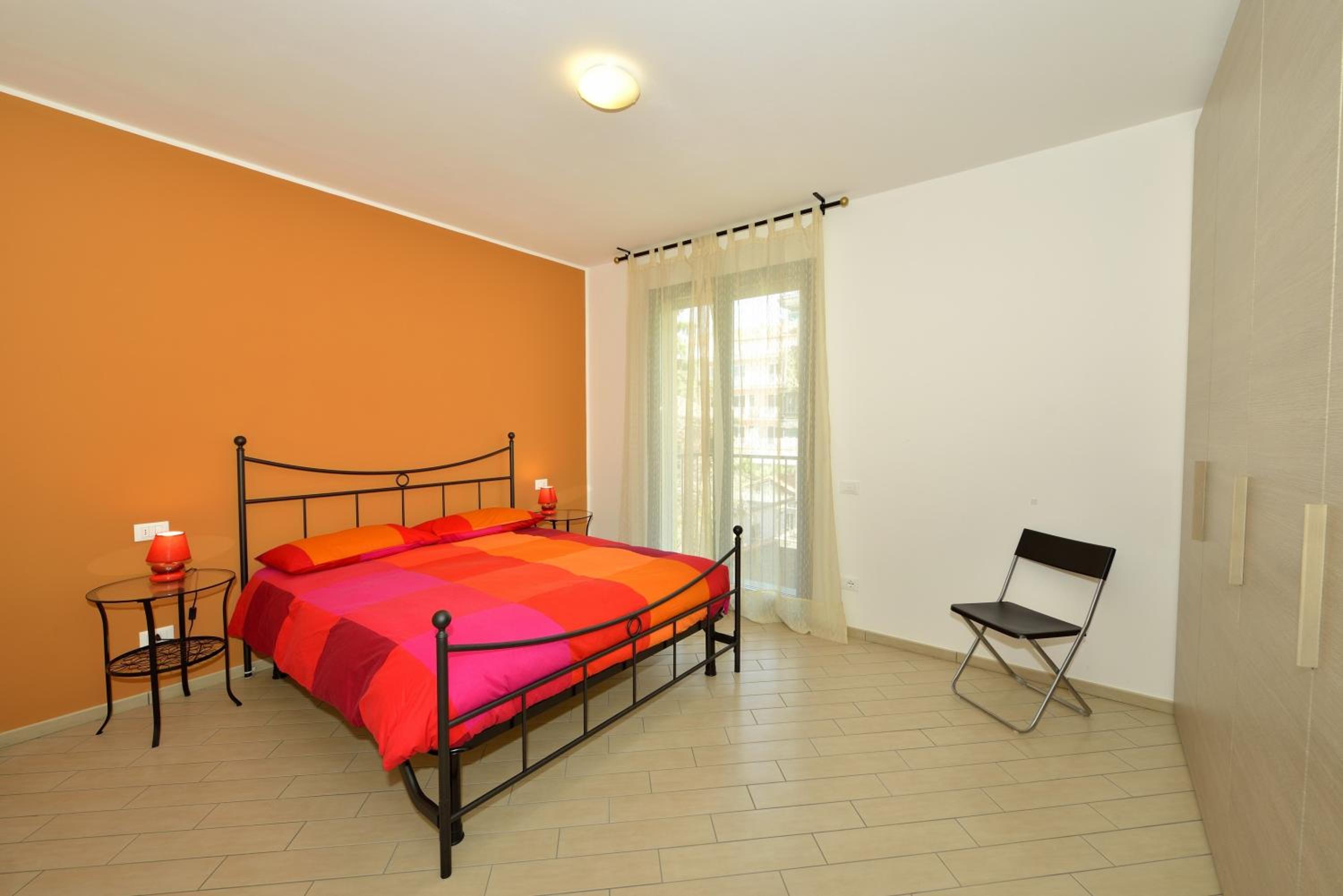 Apartment with Balcony 4 photo 3