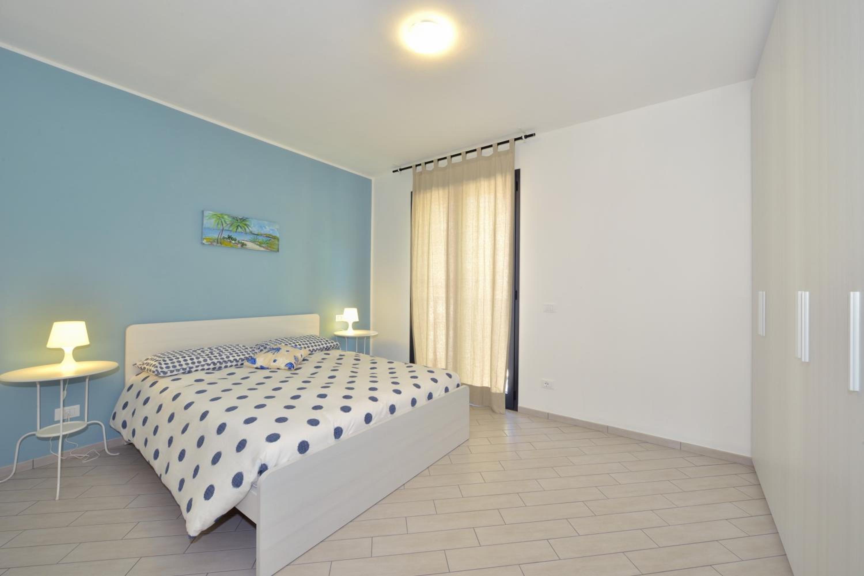 Apartment with Balcony 1 photo 2