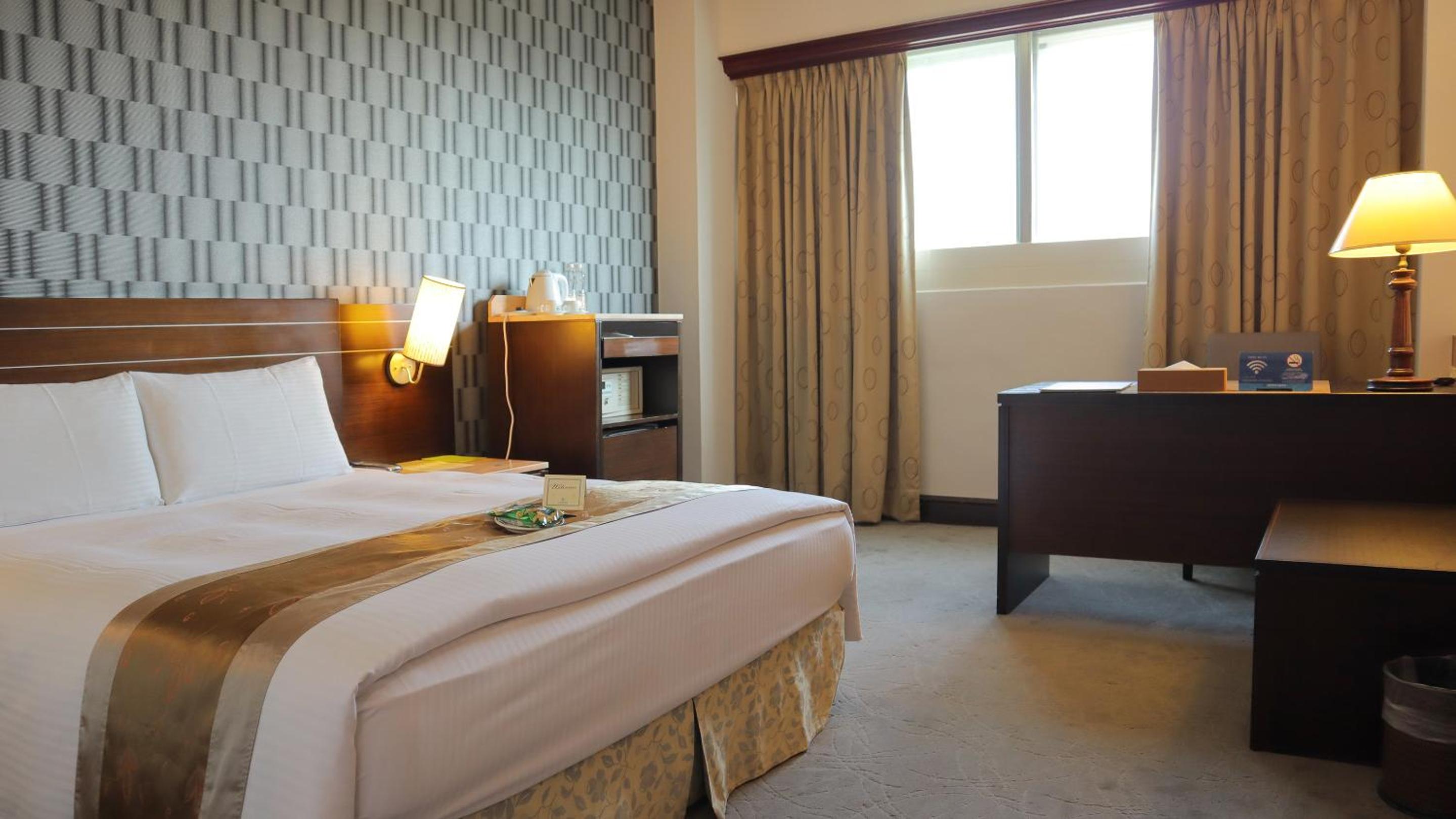 Standard Double Room with Bath - Photo 6