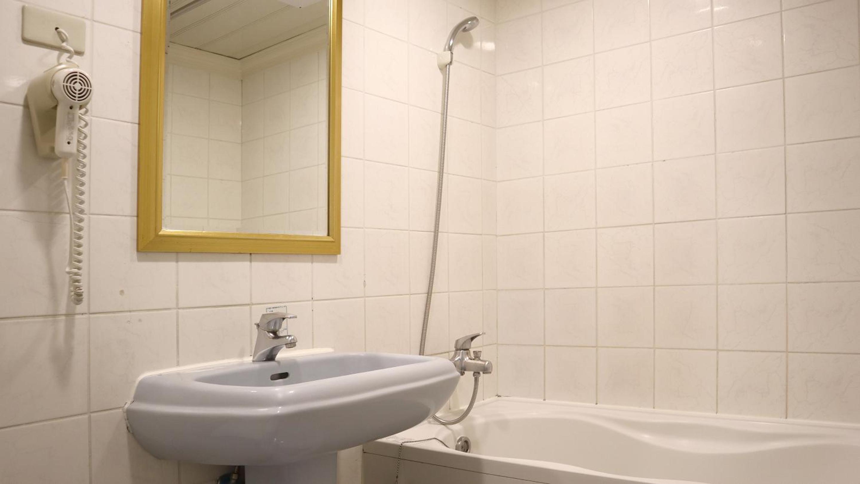 Standard Double Room with Bath - Photo 1