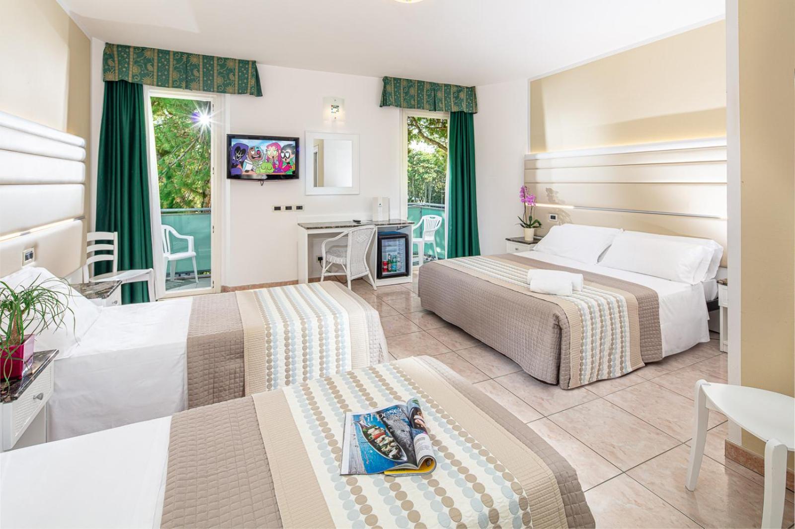 Superior Quadruple Room - Photo 1