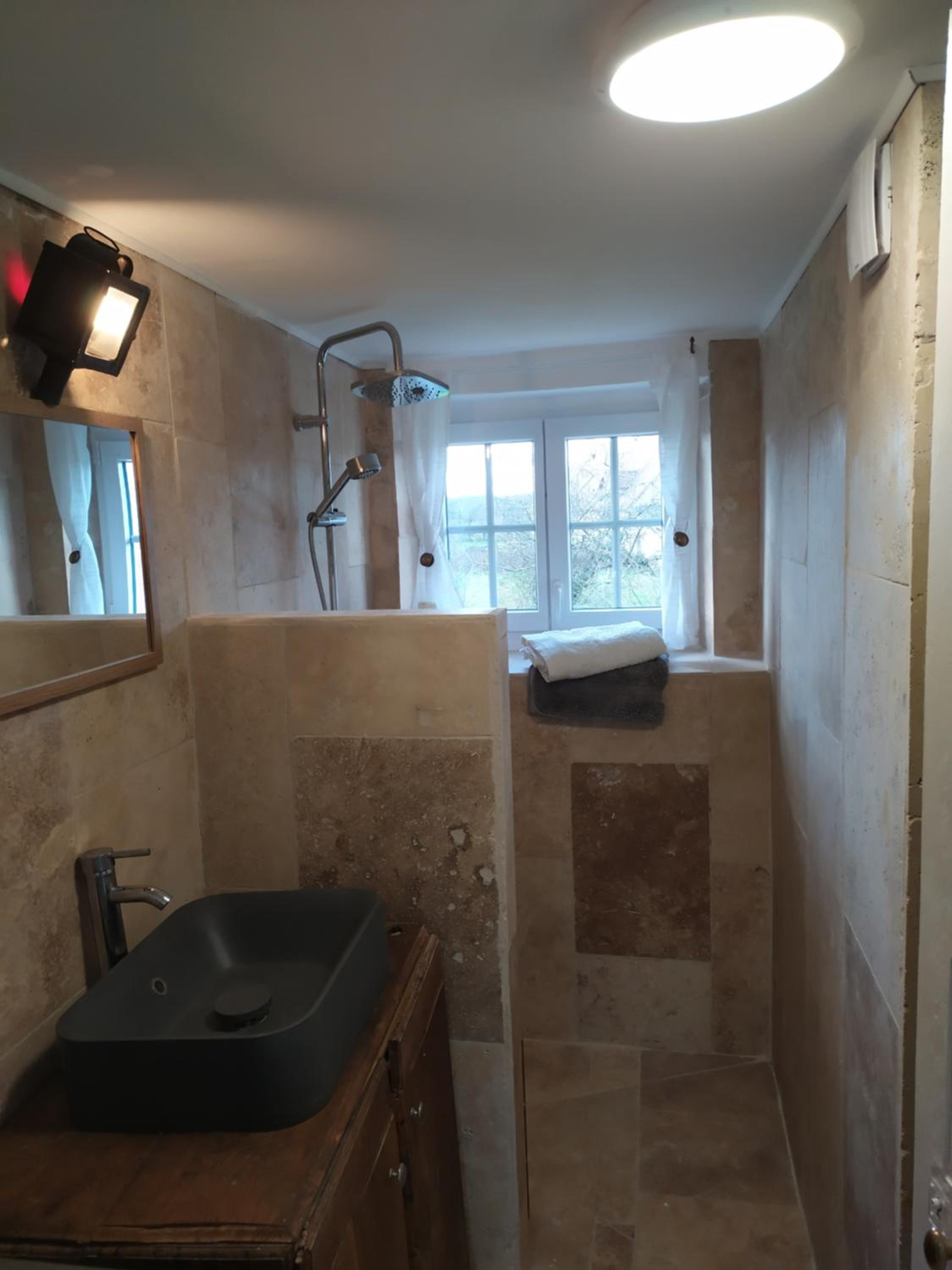 Double Room - Photo 5