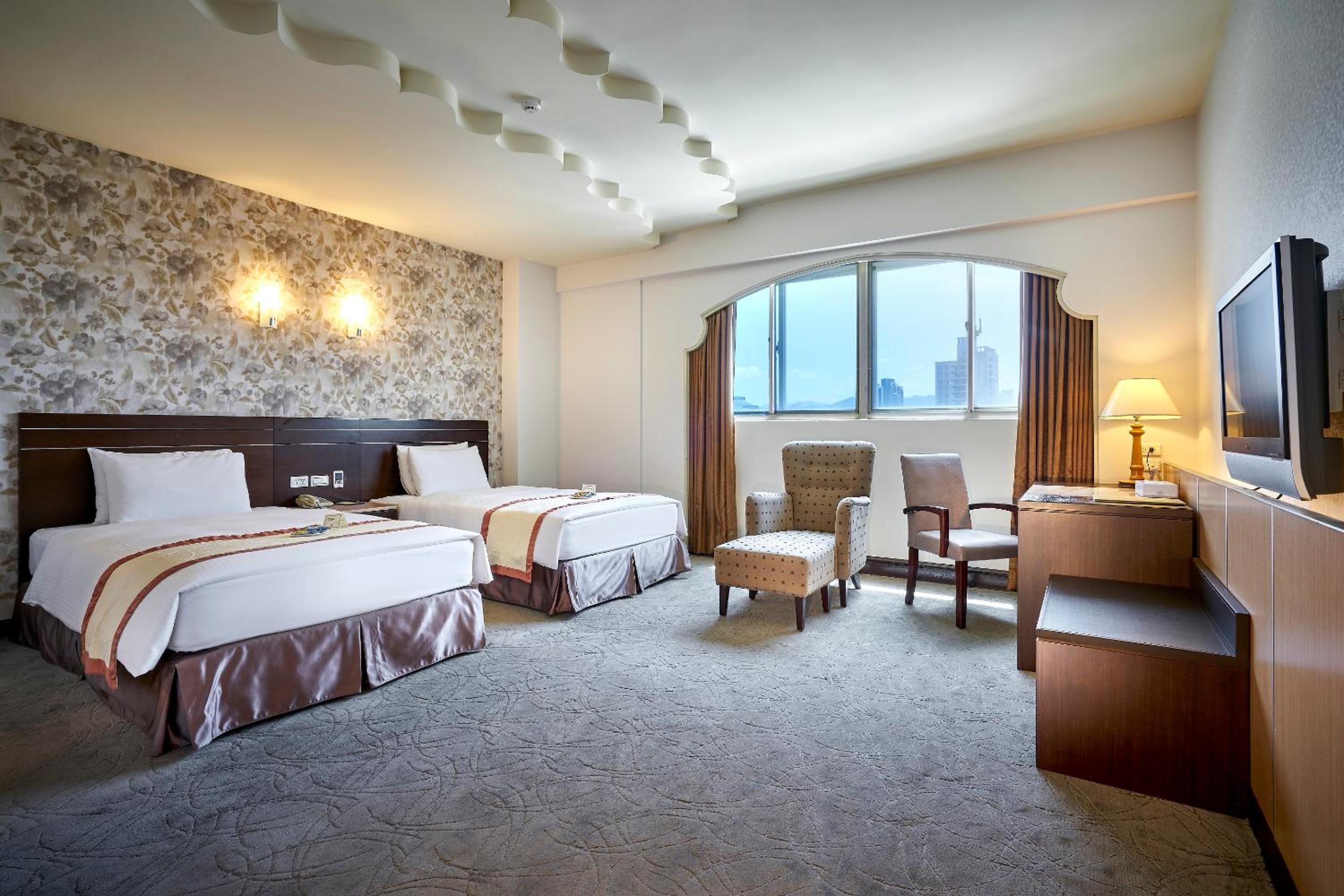 Executive Twin Room - Photo 2