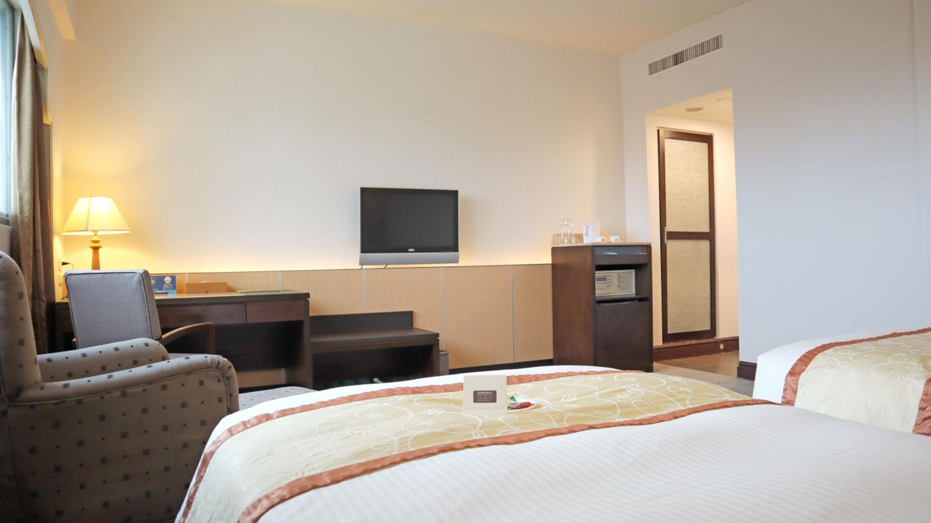 Executive Twin Room - Photo 3