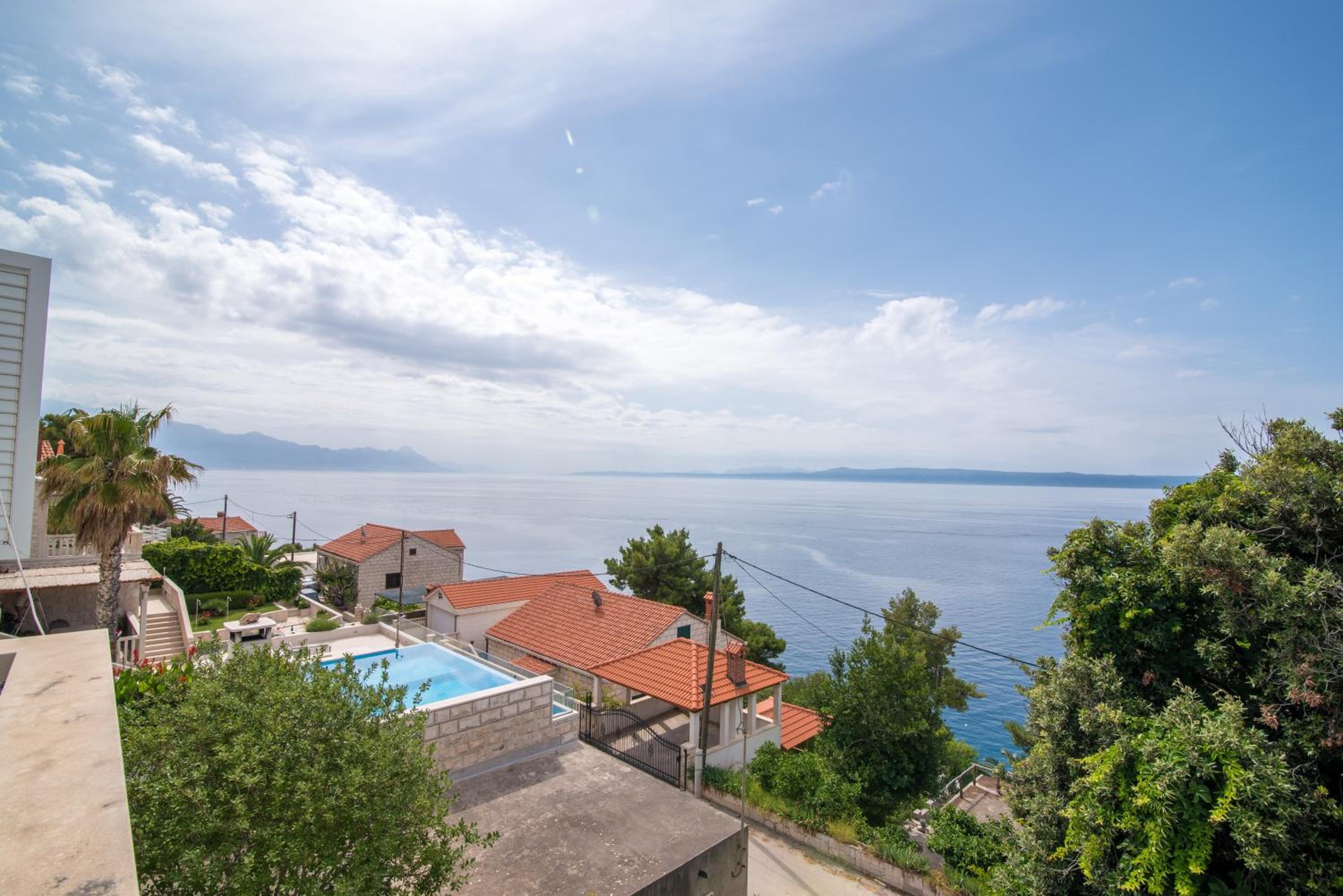 Standard Two-Bedroom Apartment with Terrace and Sea View photo 2