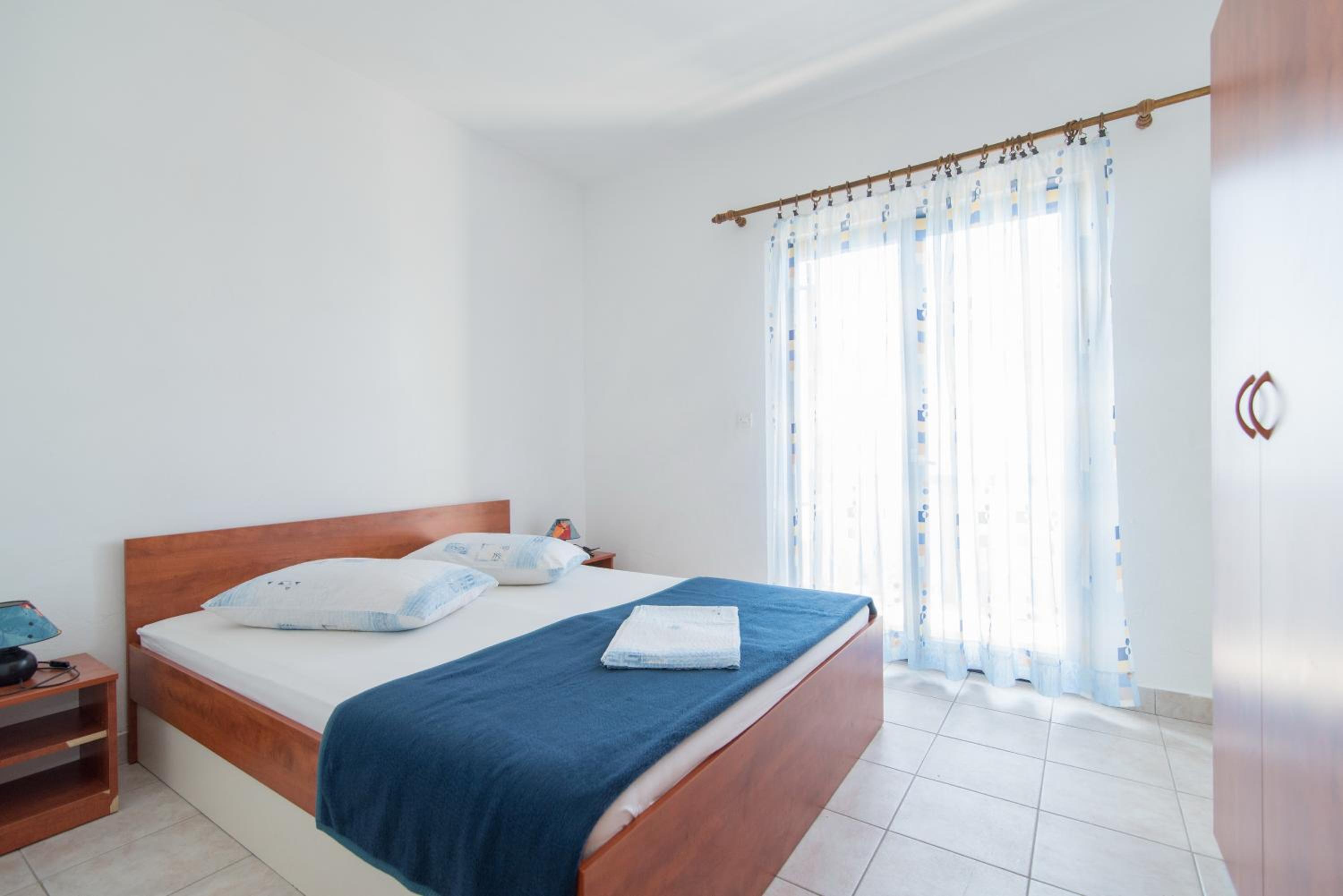 Two-Bedroom Apartment with Balcony photo 3