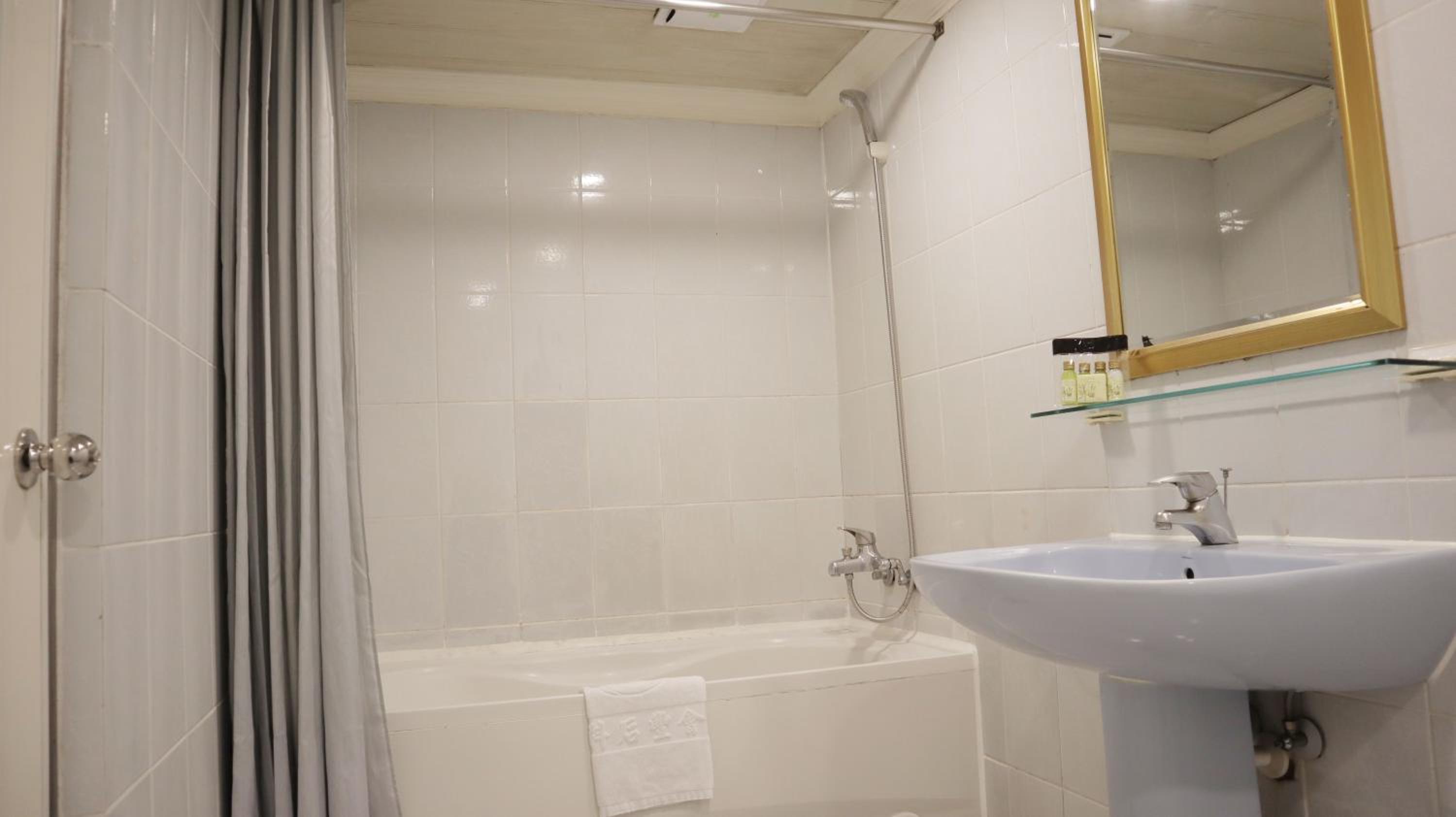 Executive Twin Room - Photo 5