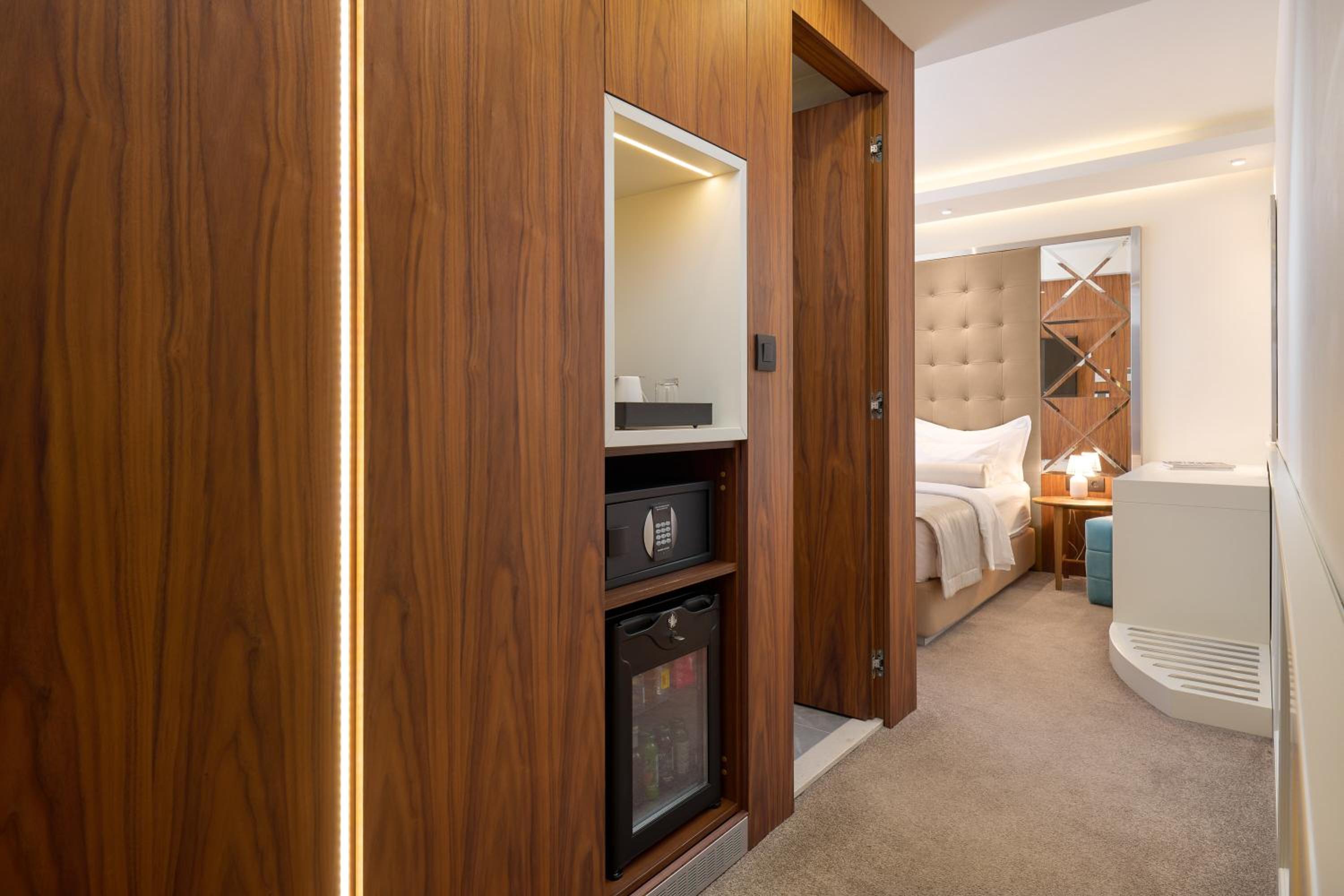 Standard Double Room - Free Parking photo 3