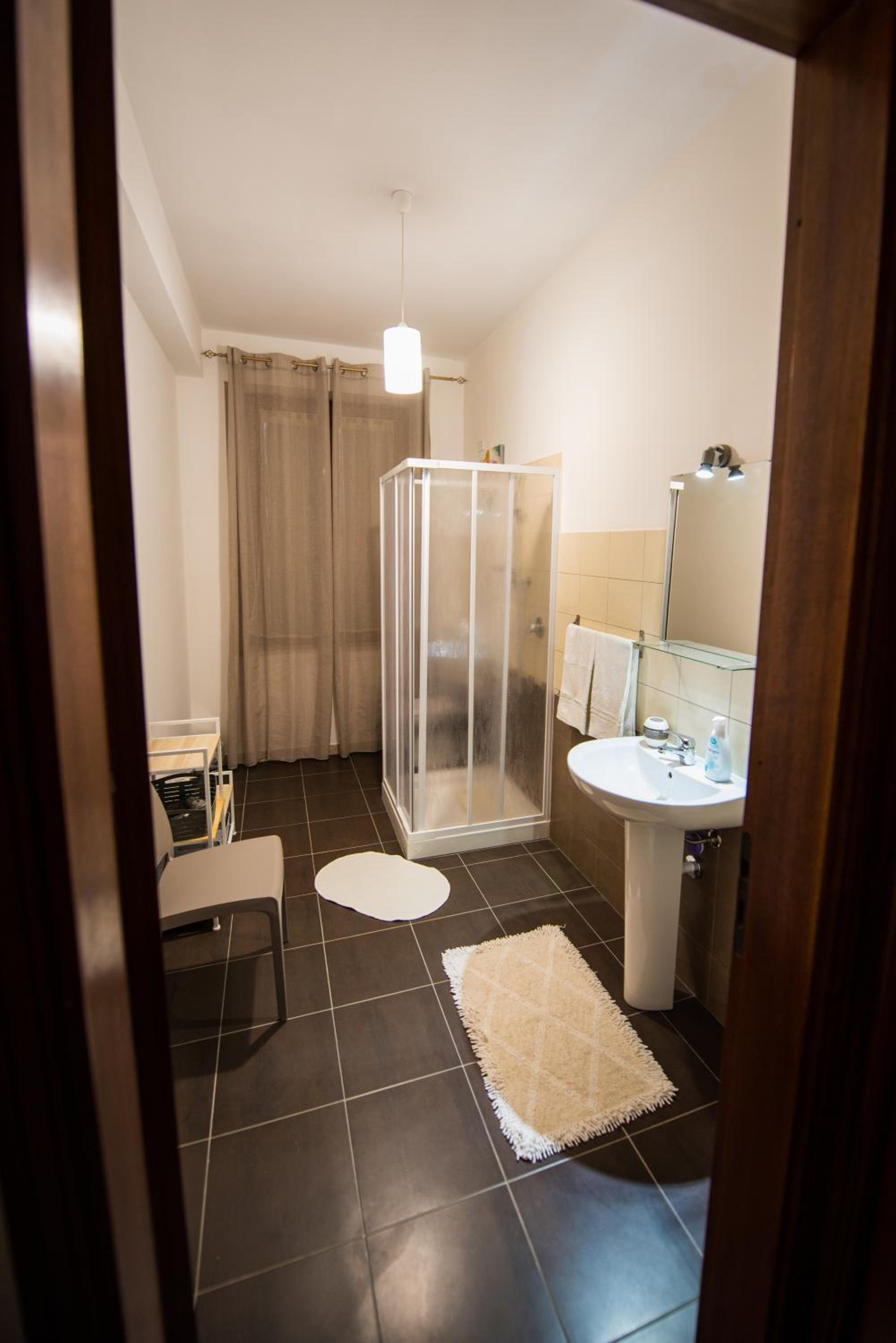 Triple Room with Private Bathroom - Photo 9