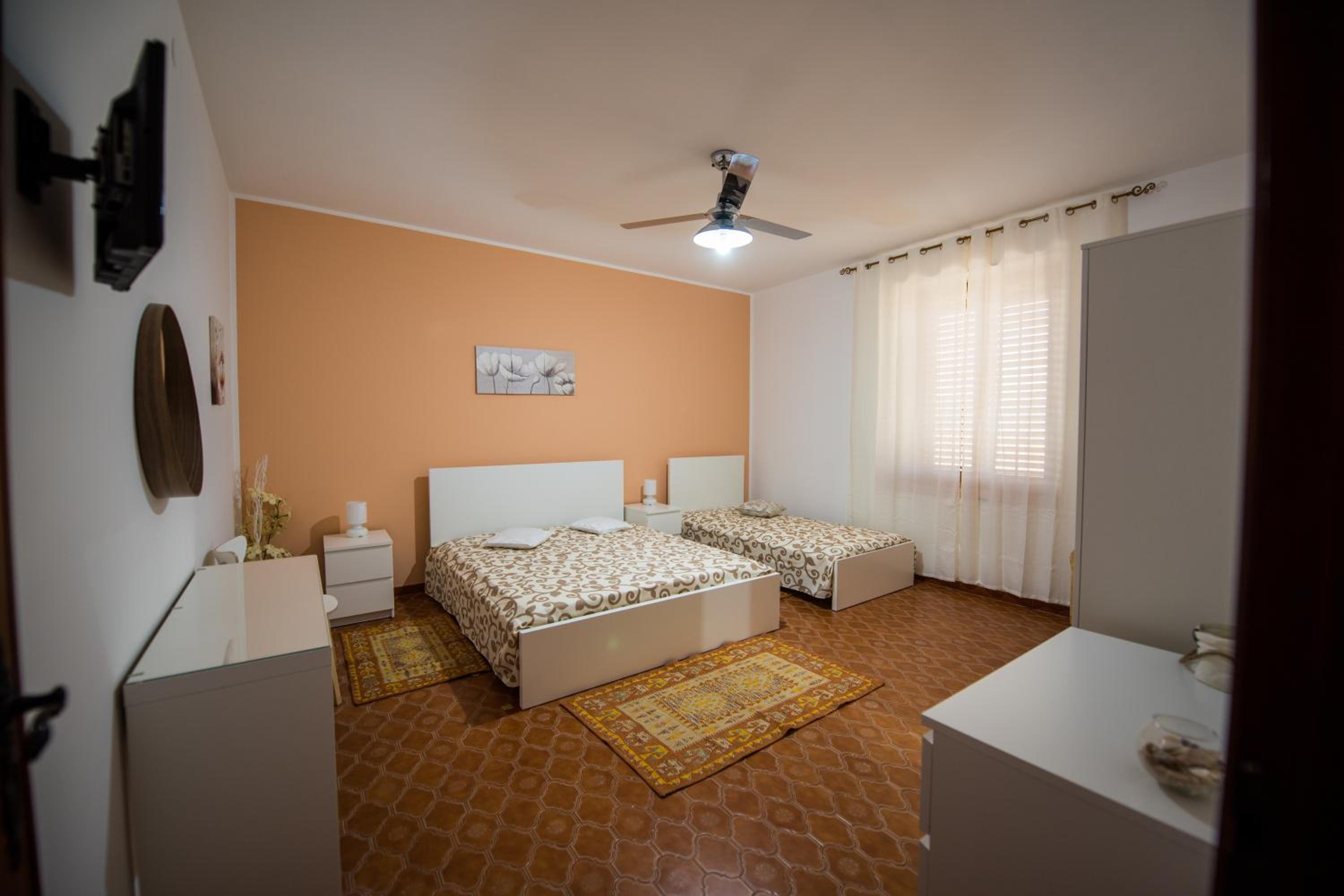 Triple Room with Private Bathroom - Photo 6