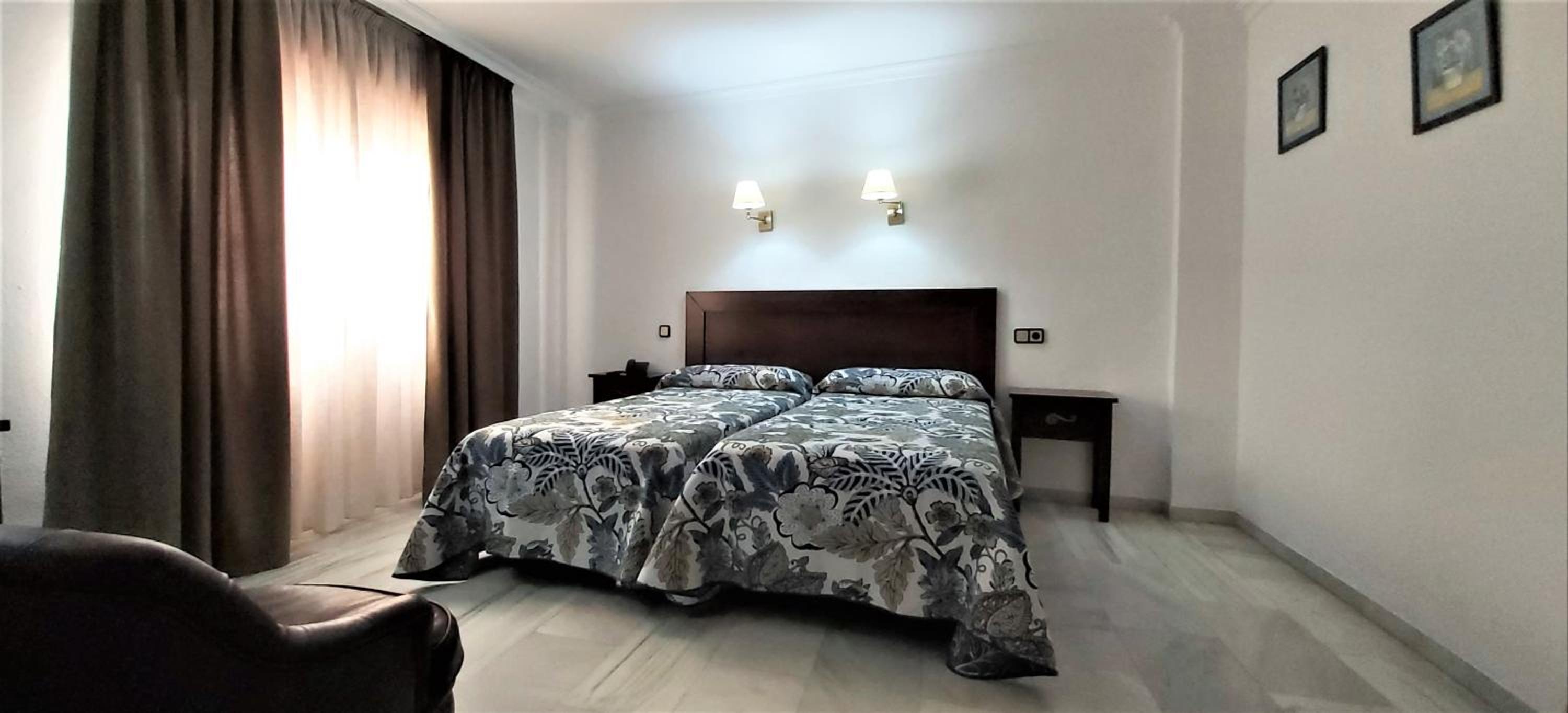 Double or Twin Room - Photo 2