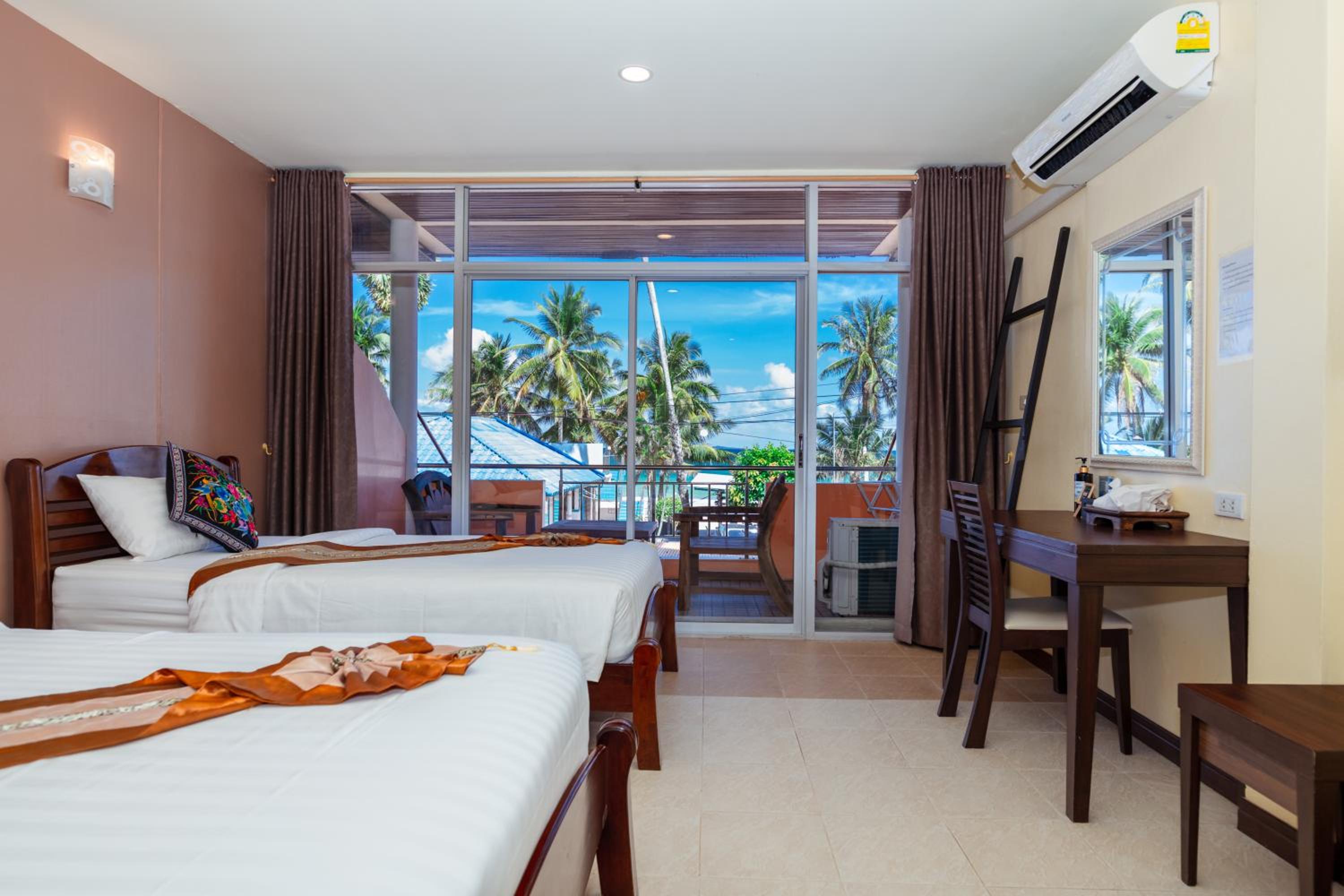 Deluxe Double or Twin Room with Sea View