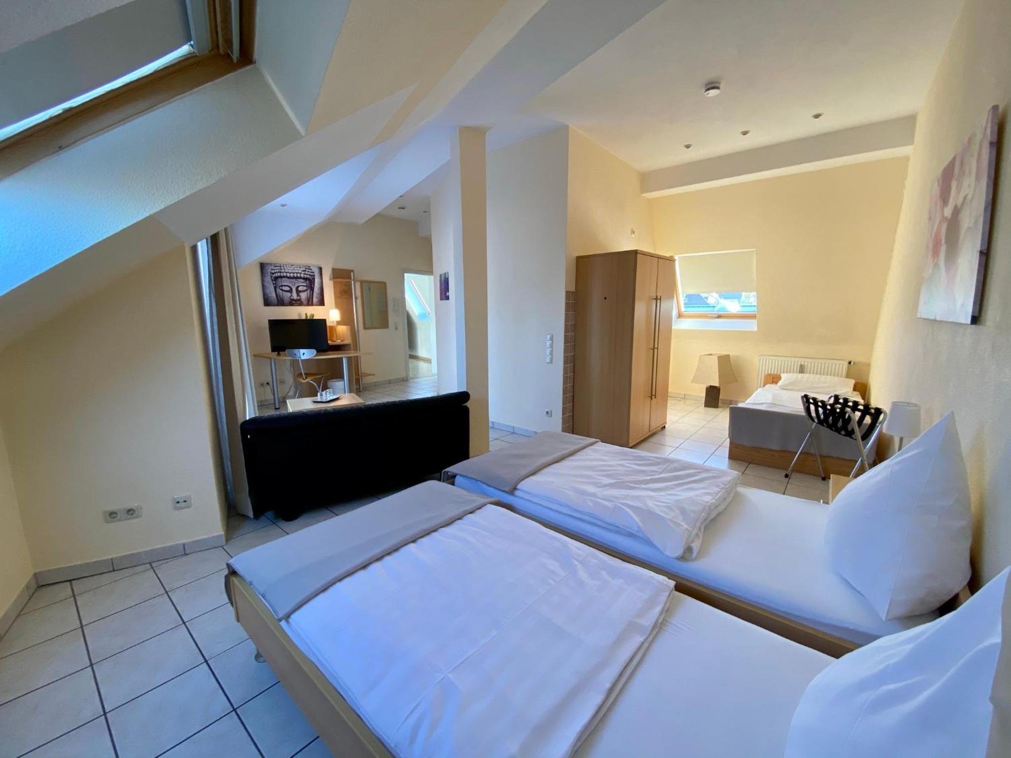 Double Room - Photo 7