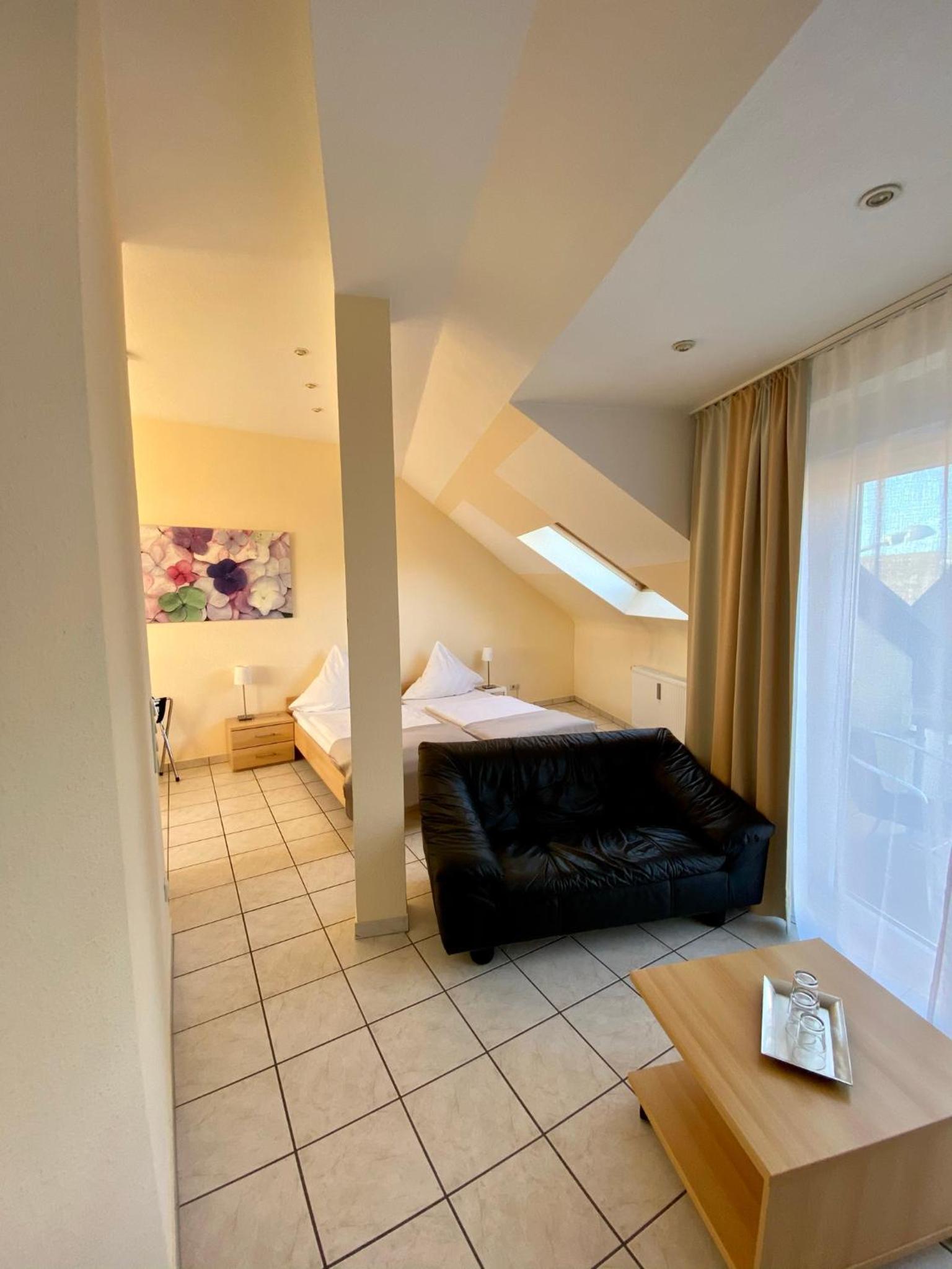 Double Room - Photo 11