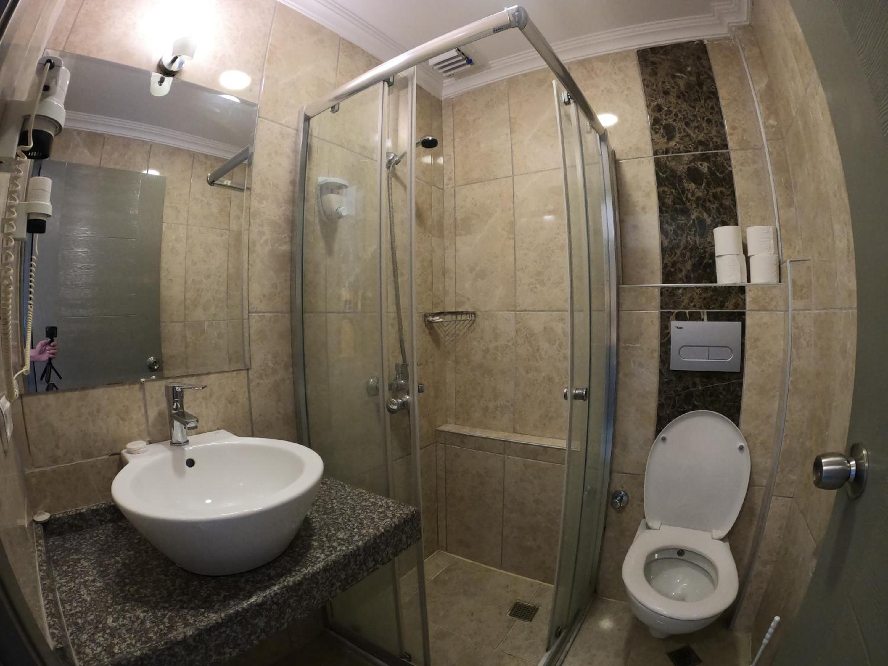 Queen Room with Sea View - Photo 2