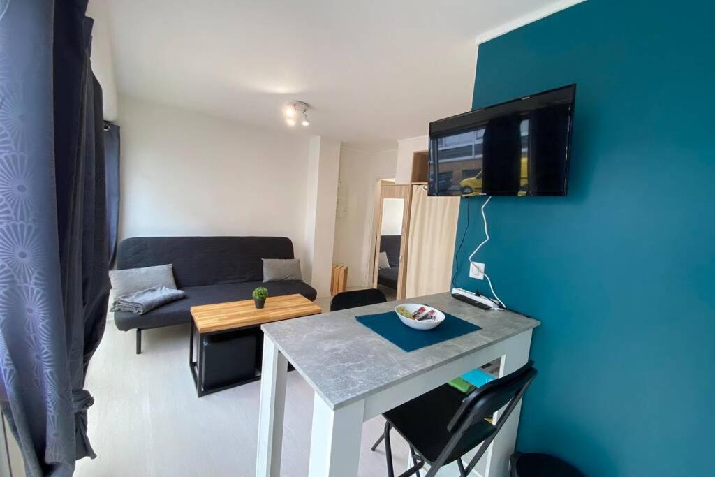 Studio with Sofa Bed photo 2