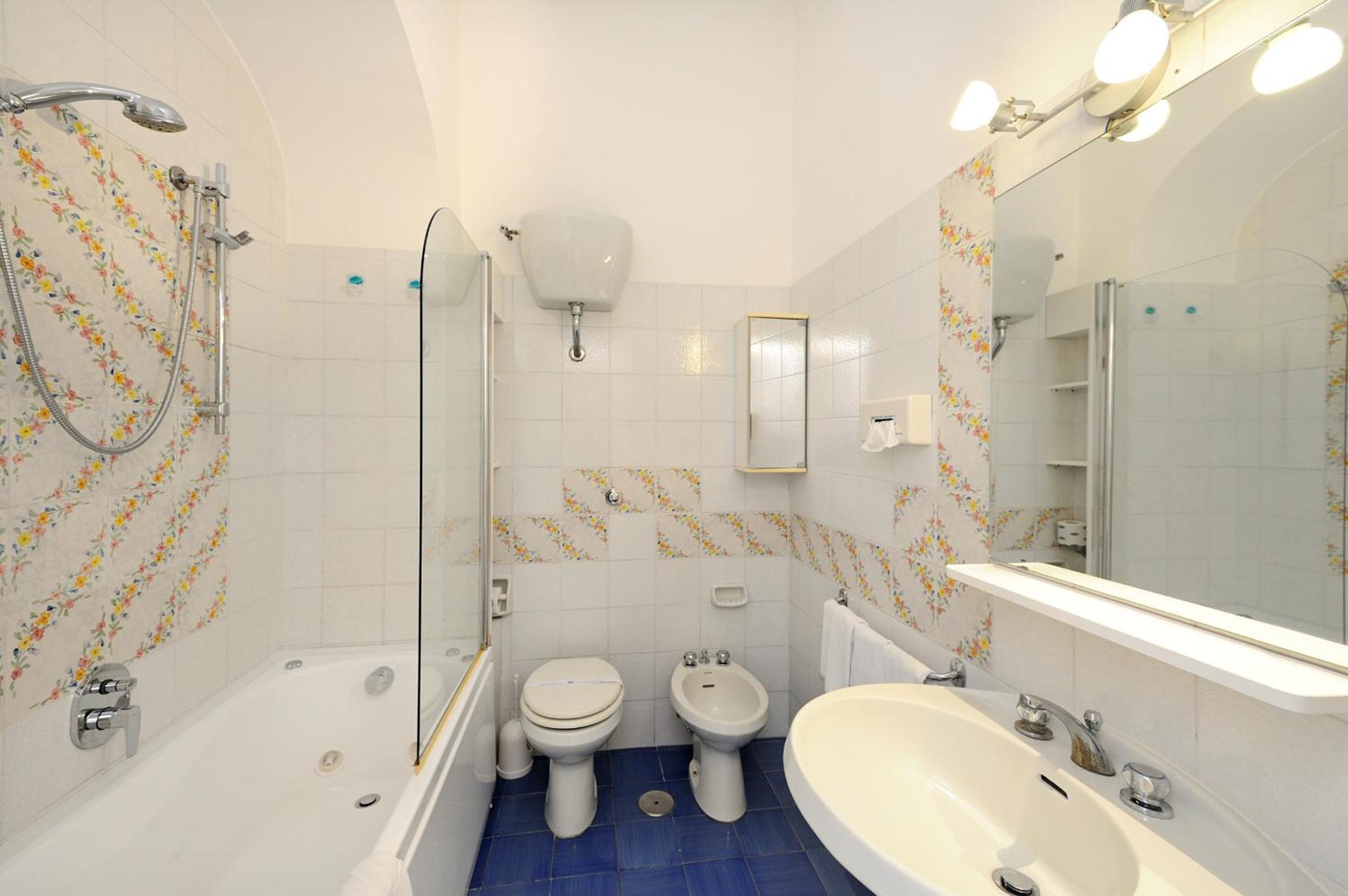 Superior Double or Twin Room with Sea View - Photo 18