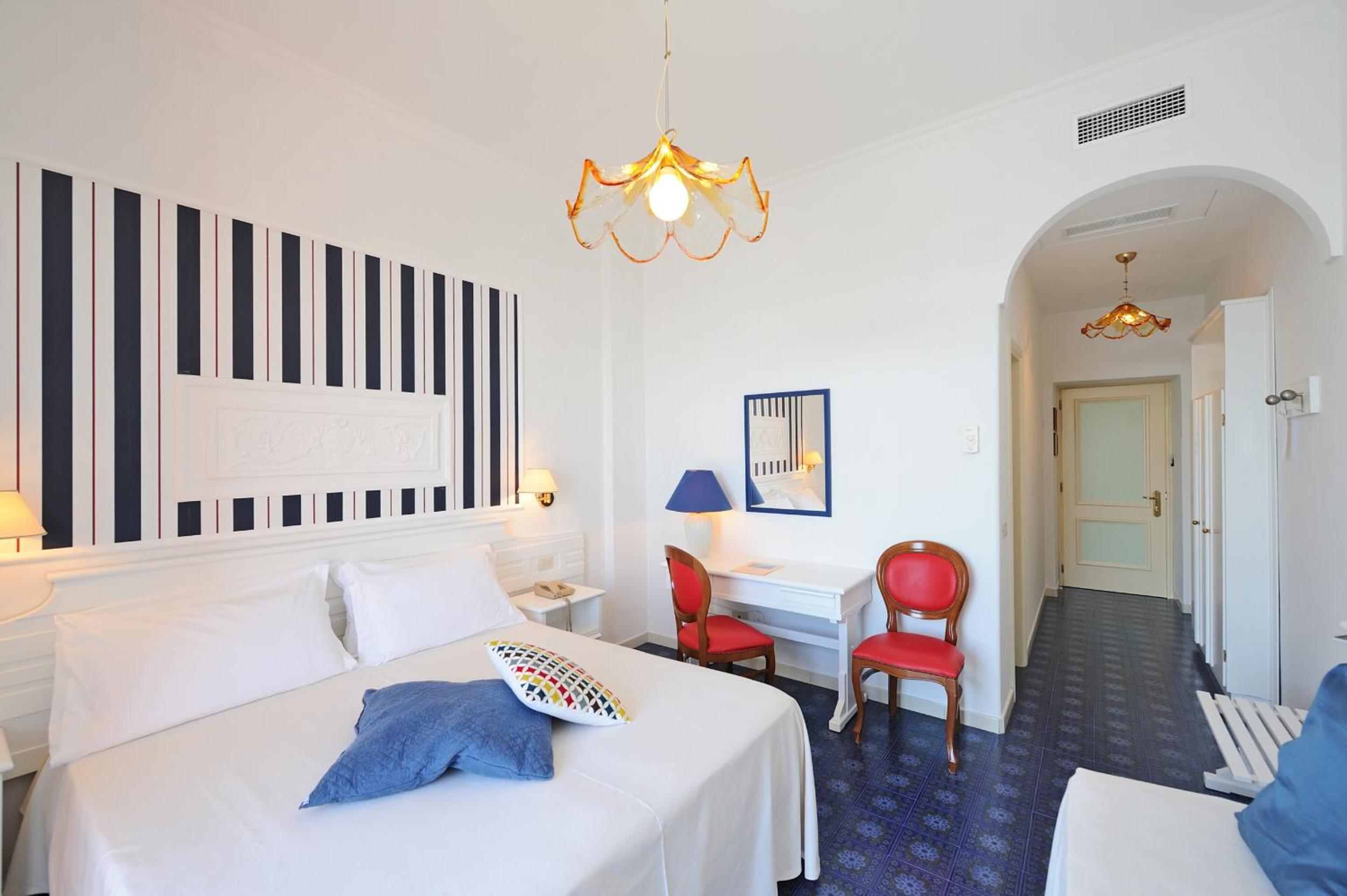 Superior Double or Twin Room with Sea View - Photo 5