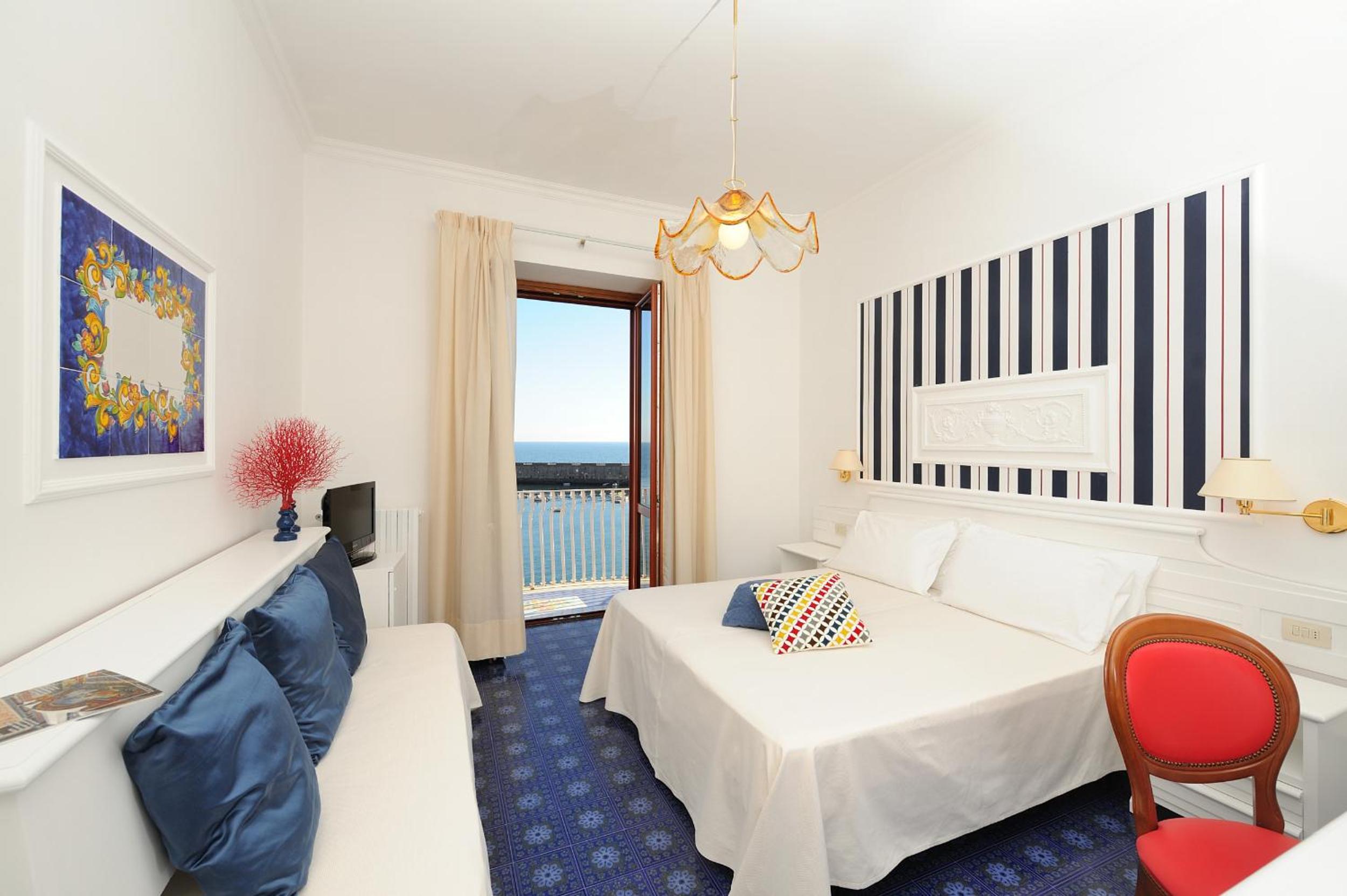 Superior Double or Twin Room with Sea View - Photo 4