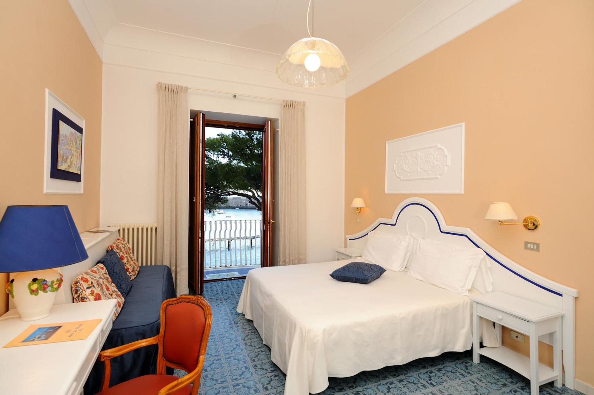 Superior Double or Twin Room with Sea View - Photo 22