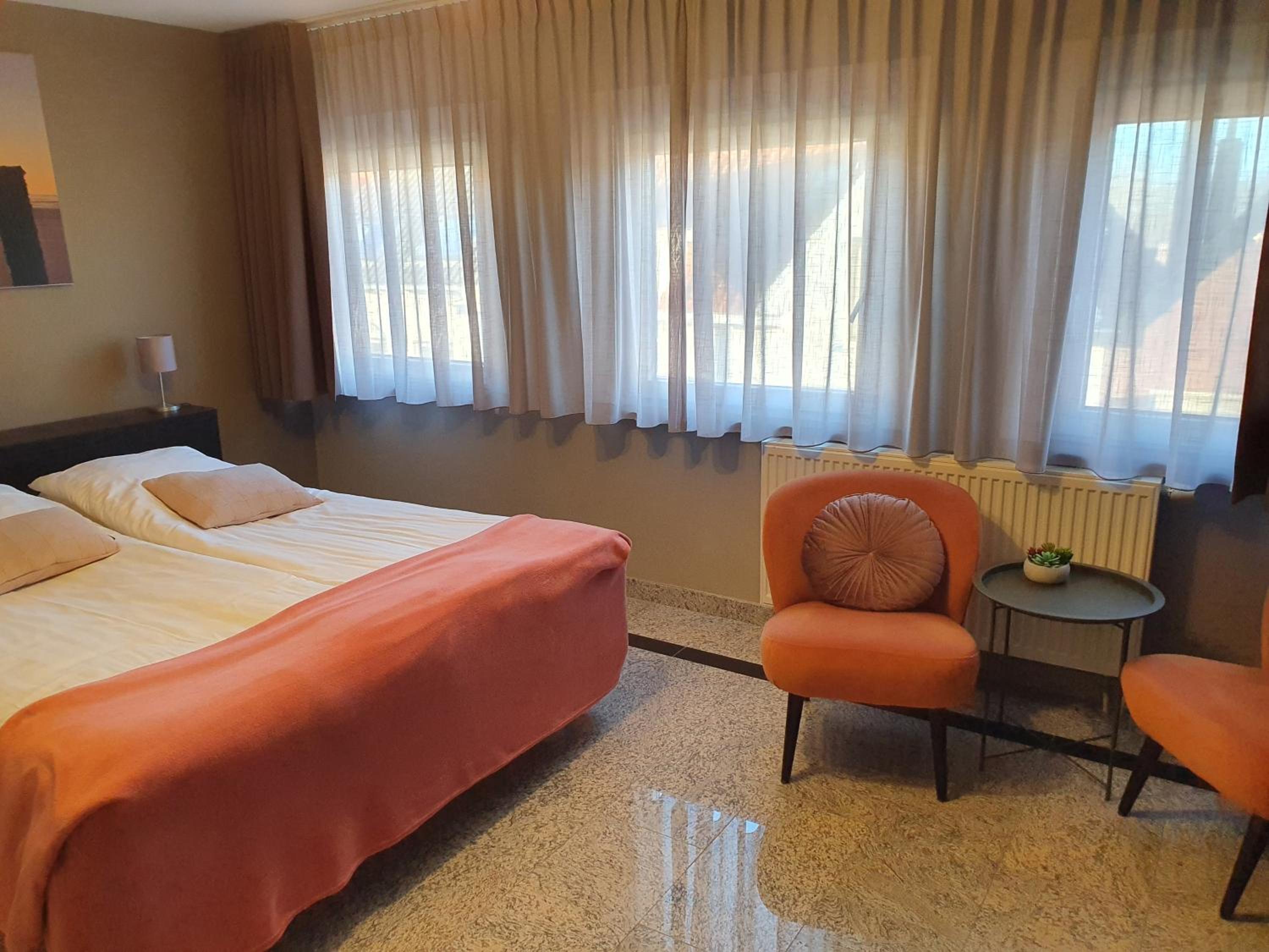 Standard Double Room photo 2